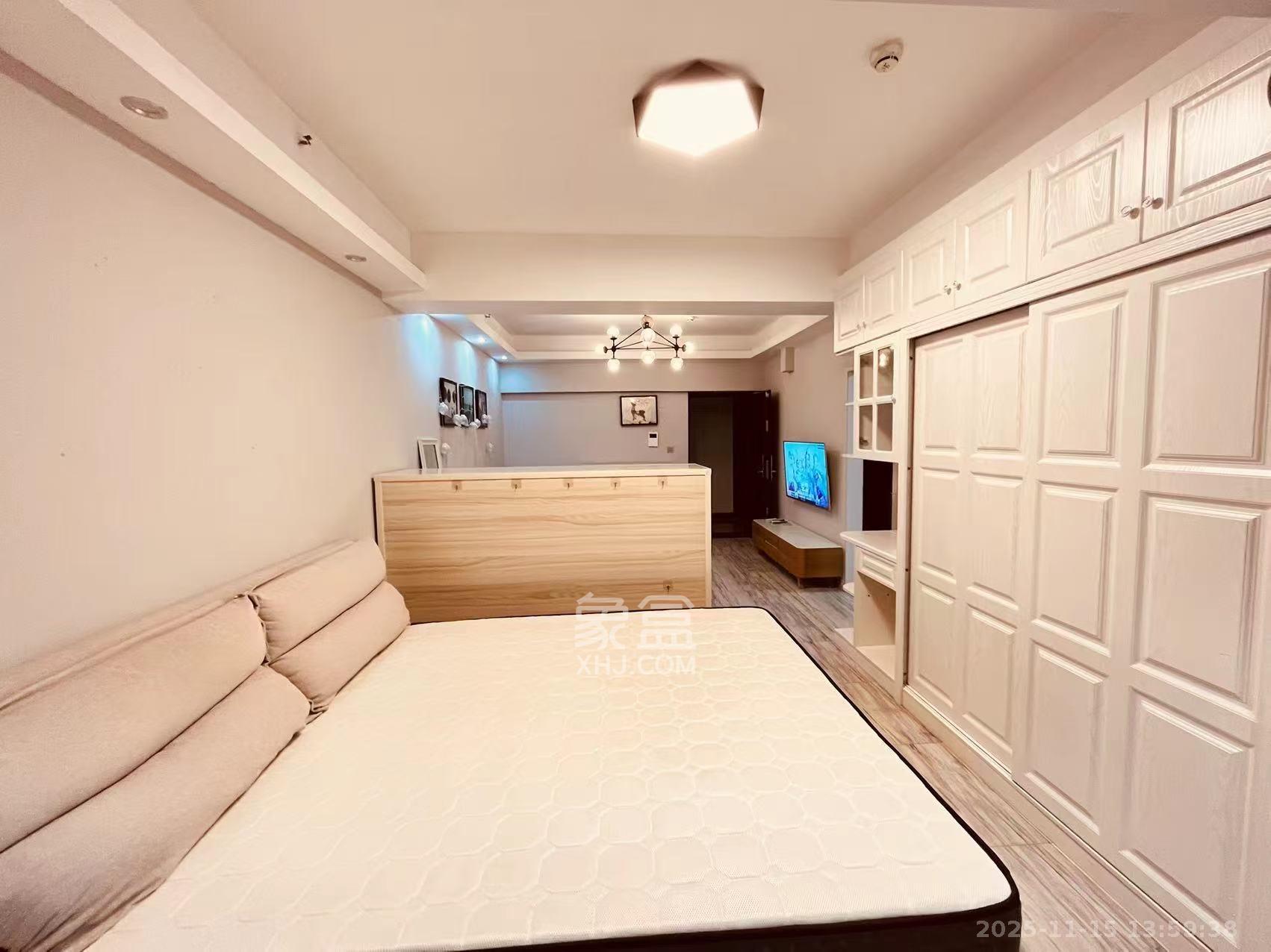 中交里城  1室1厅1卫    2100.0元/月室内图