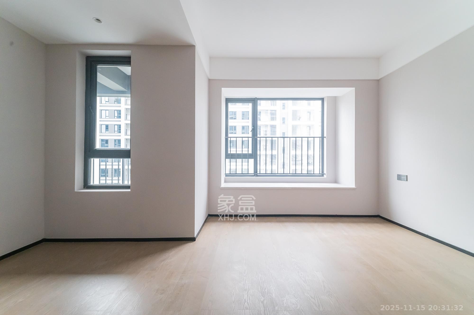 万科松湖天地 4室2厅3卫 258.0万 万科松湖天地 4室2厅3卫 258.0万卧室