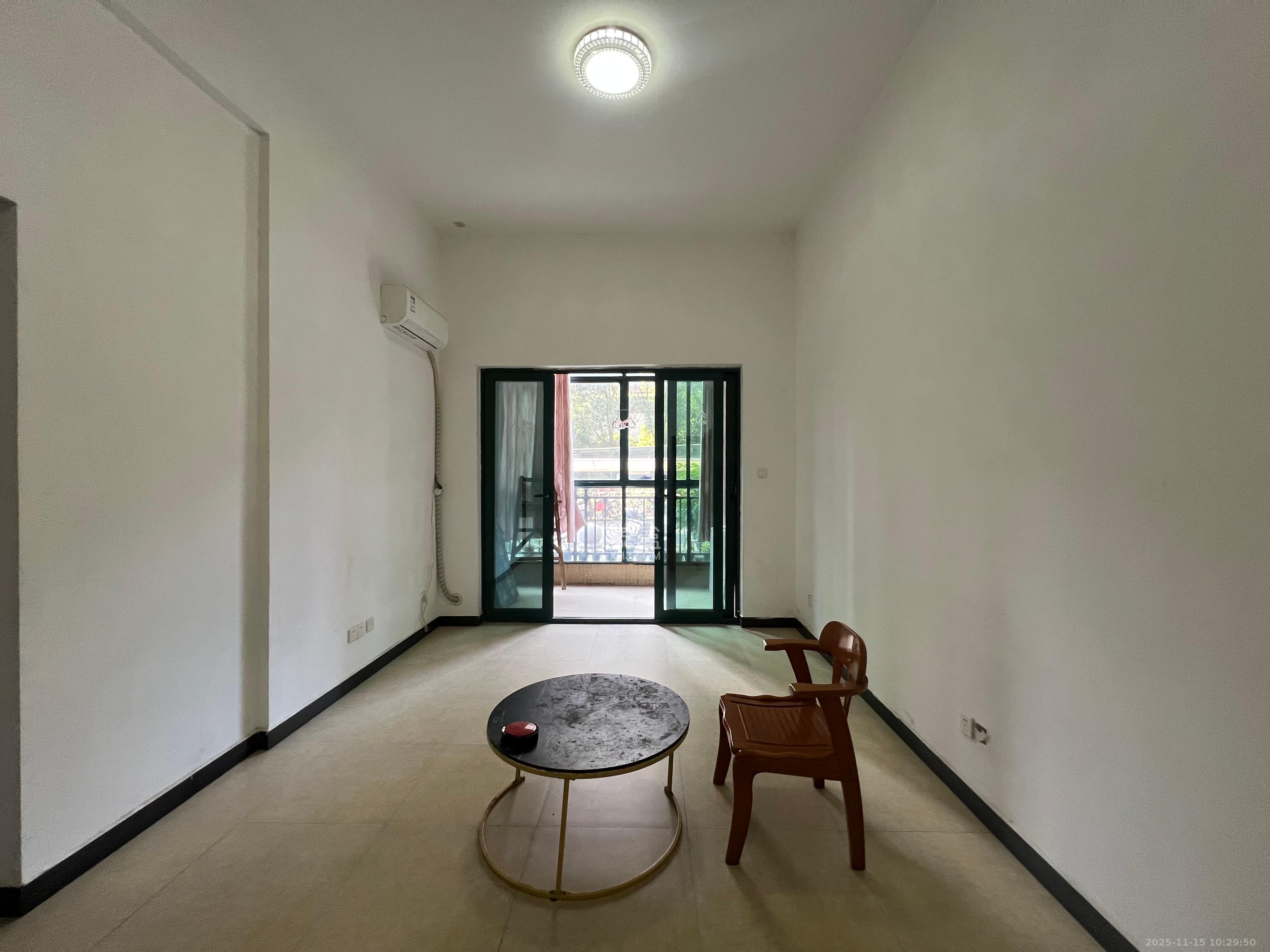 恒大雅苑 3室2厅1卫 2000.0元/月 恒大雅苑 3室2厅1卫 2000.0元/月室内图