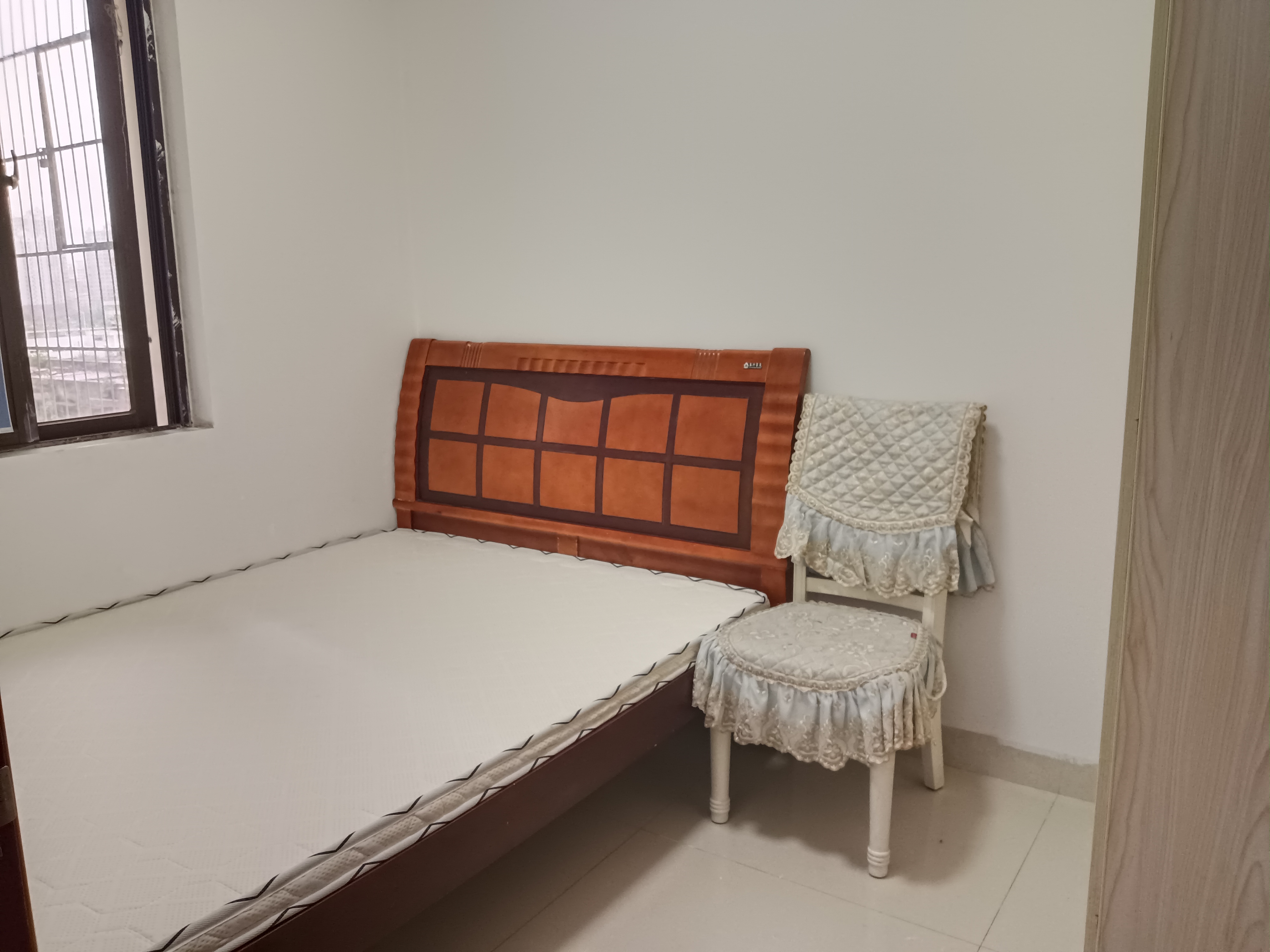 鑫生棕榈泉国际公馆  3室2厅1卫    2600.0元/月室内图