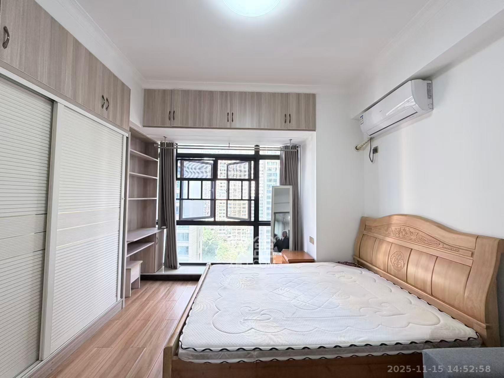 方略城市广场  1室1厅1卫    1300.0元/月