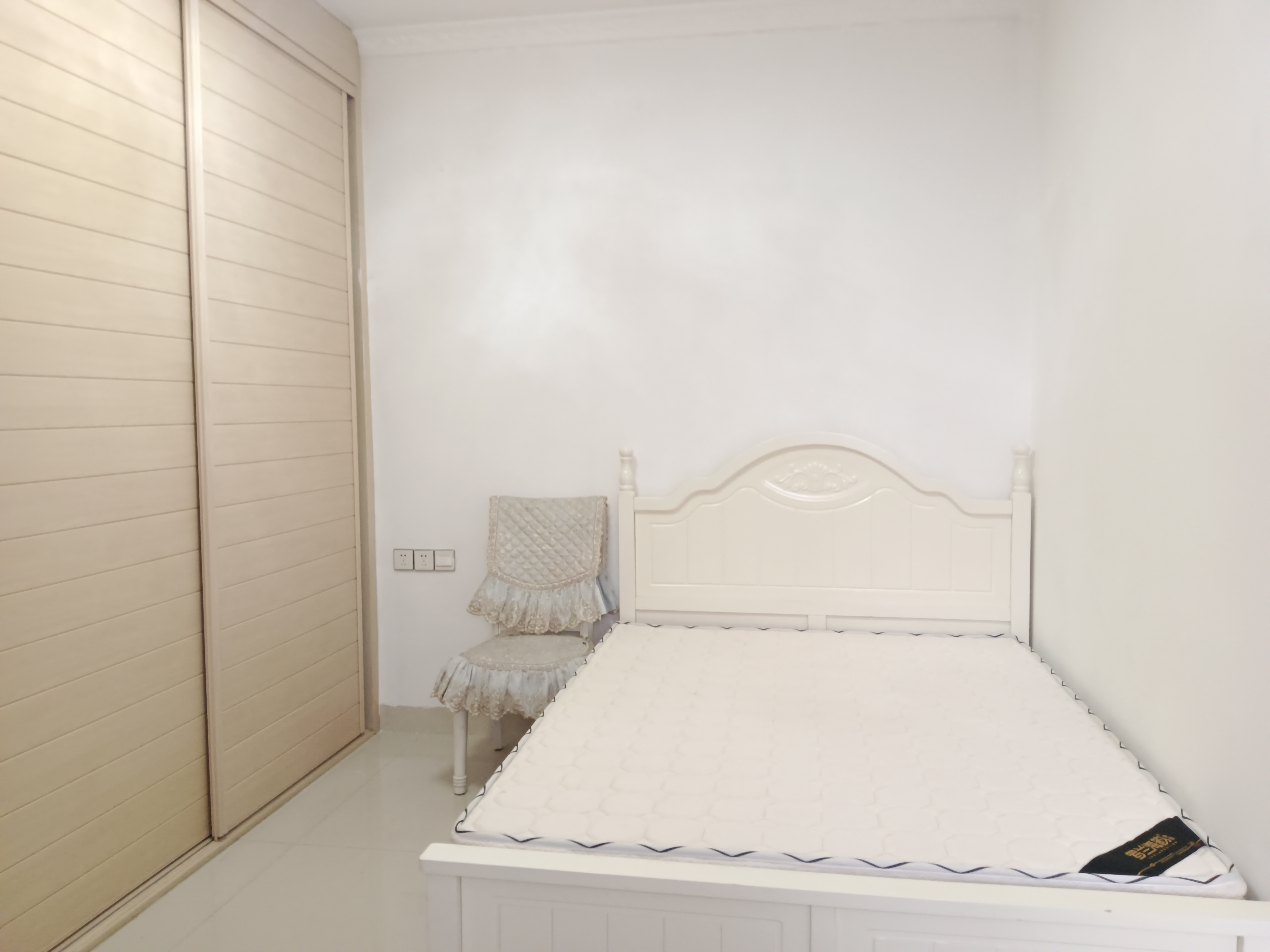 鑫生棕榈泉国际公馆  3室2厅1卫    2600.0元/月室内图