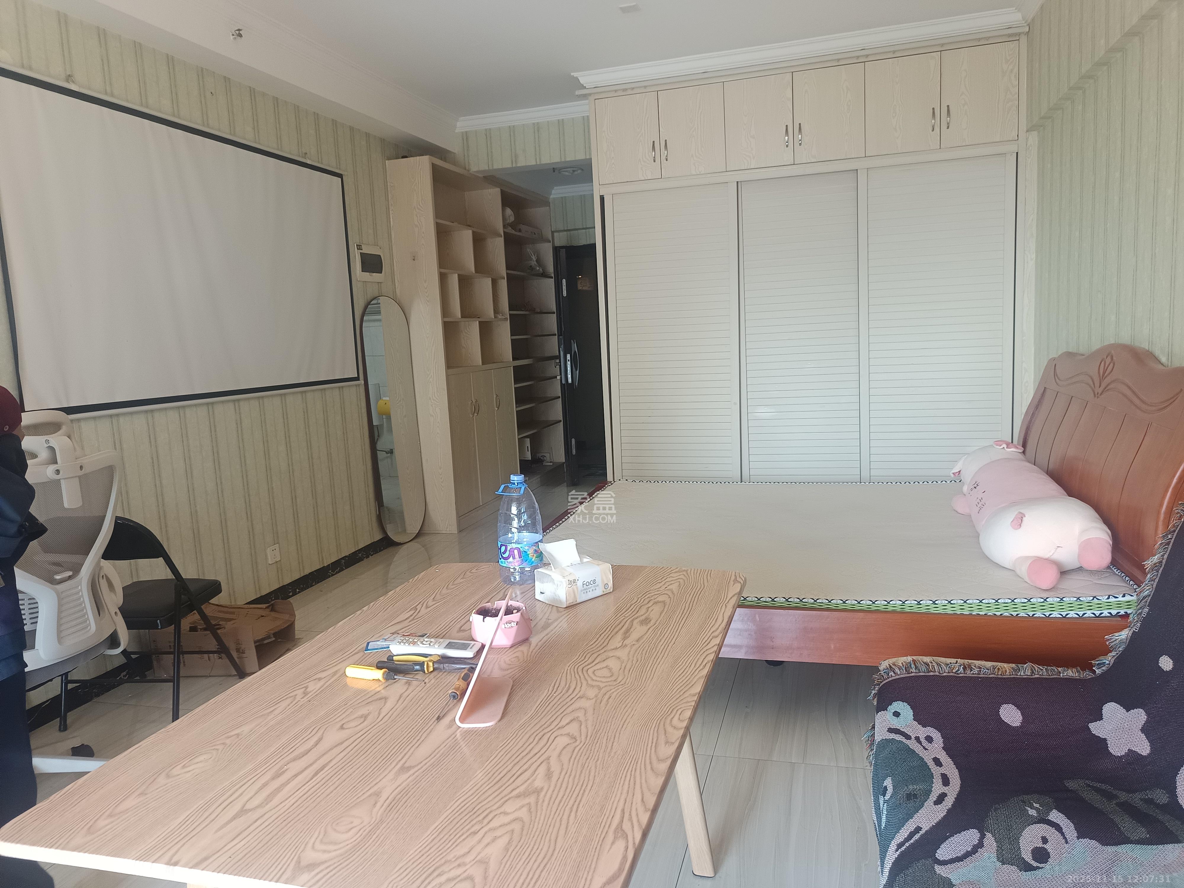 山水湾  1室1厅1卫    1300.0元/月室内图