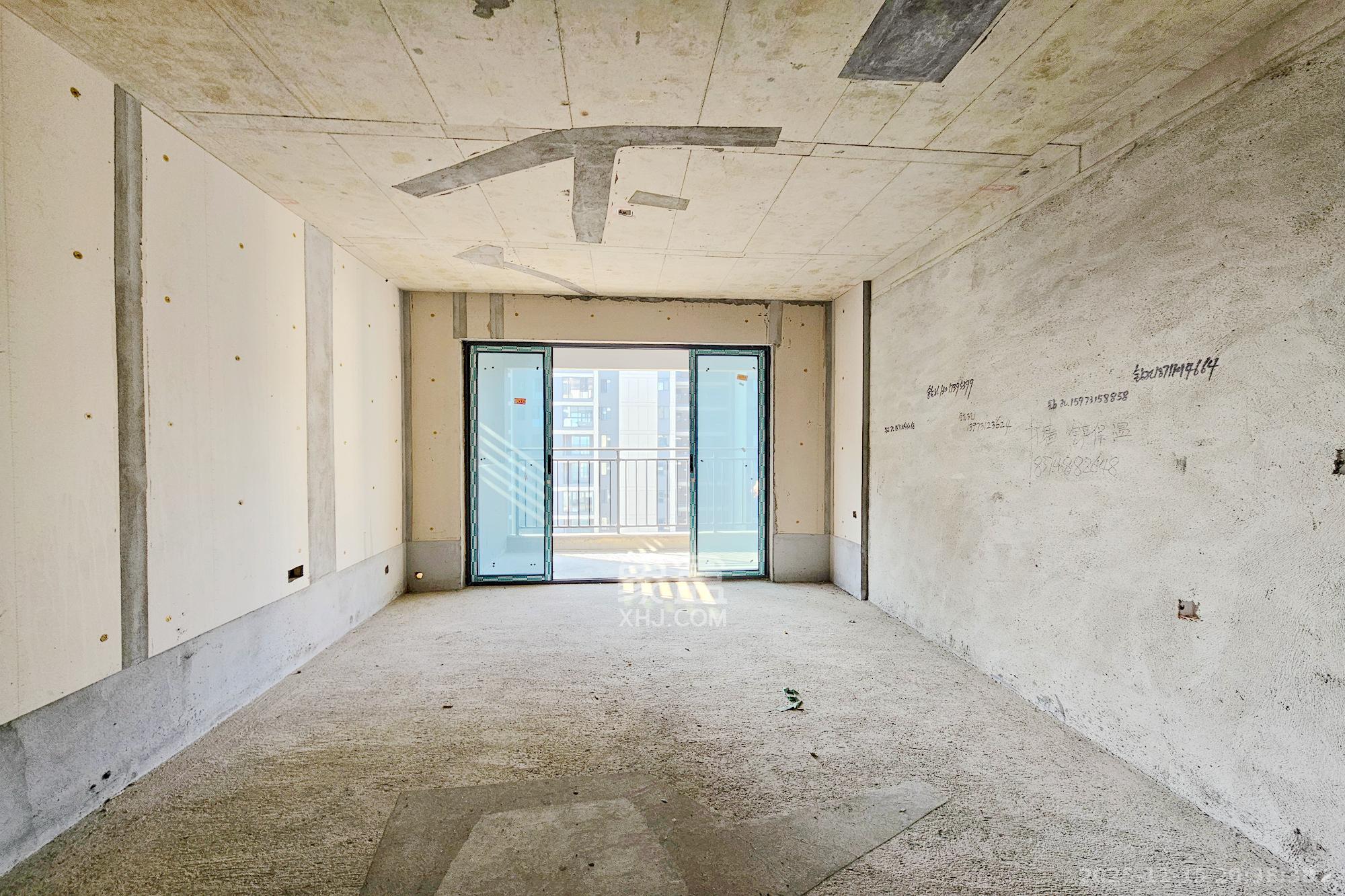 润和星河玥  3室1厅1卫    130.0万客厅