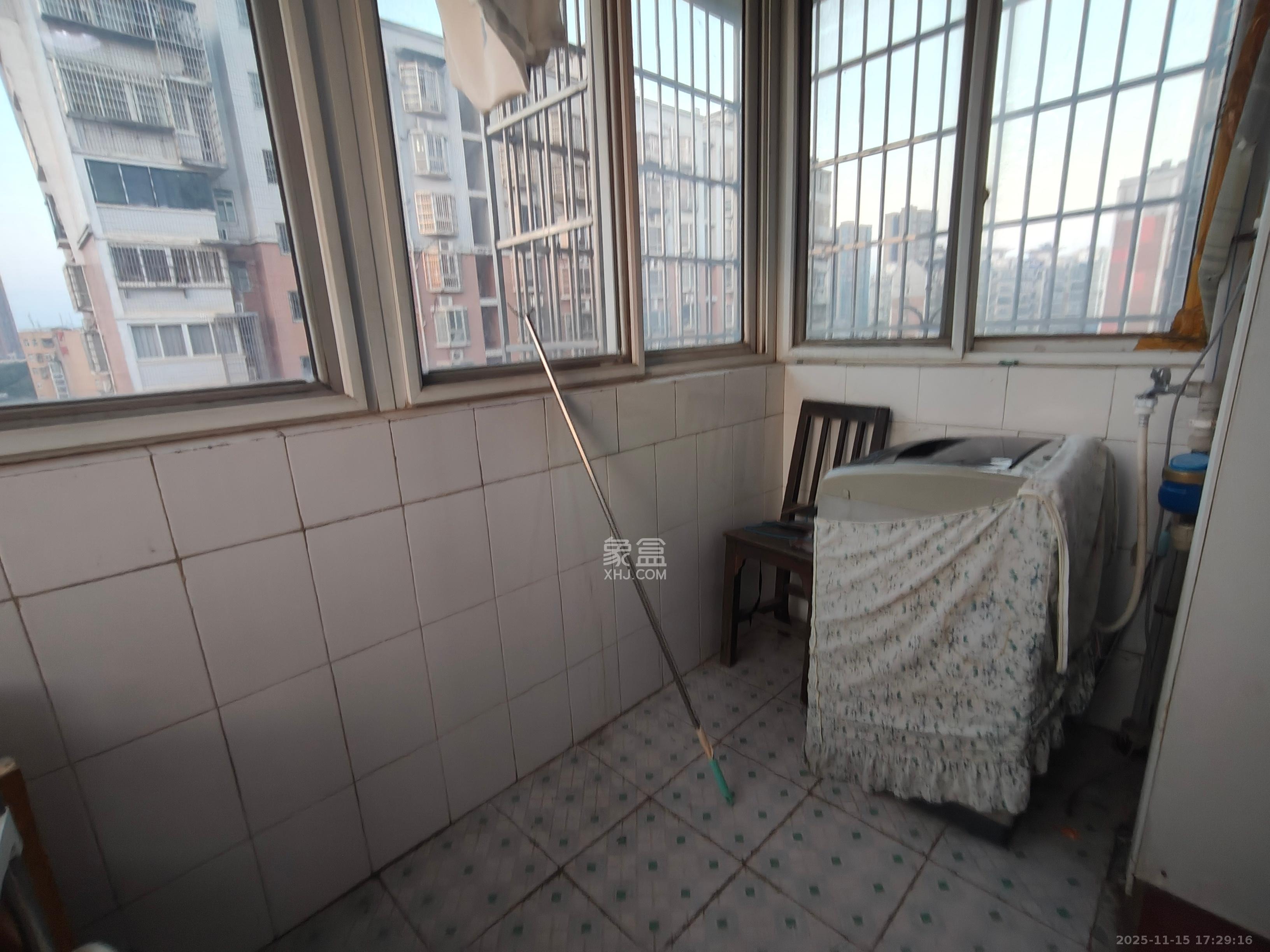 鑫天芙蓉  2室1厅1卫    1600.0元/月室内图