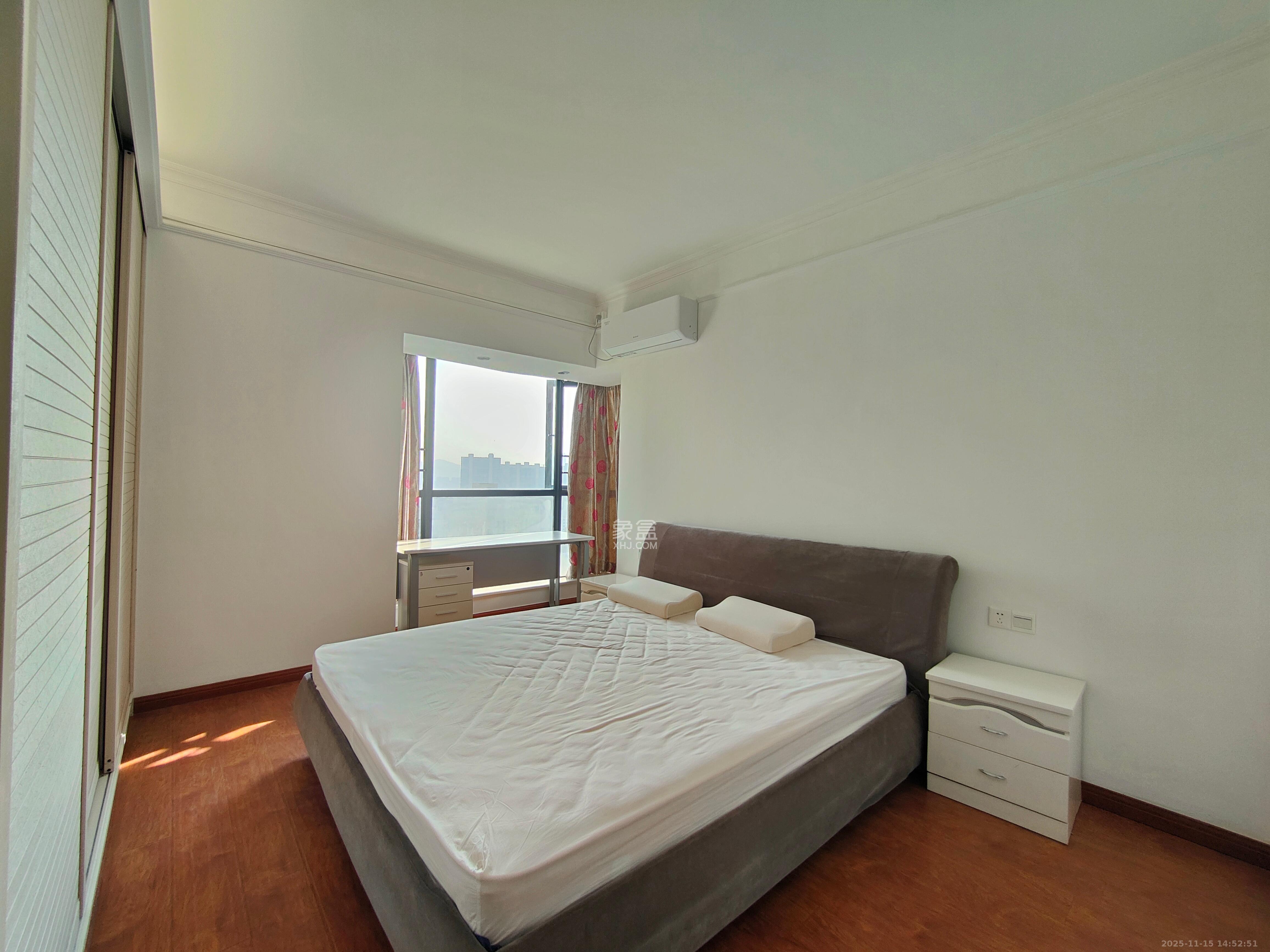 莱茵城  3室2厅2卫    2700.0元/月室内图