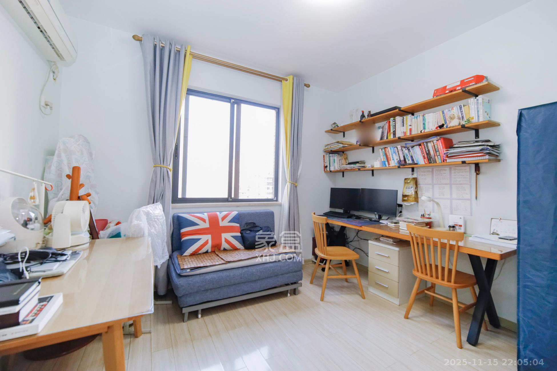 满庭芳小区  3室2厅2卫    88.0万卧室