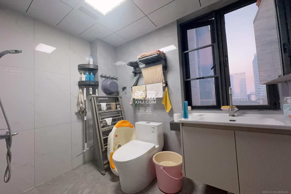 博林金谷 3室2厅2卫 3600.0元/月 博林金谷 3室2厅2卫 3600.0元/月室内图