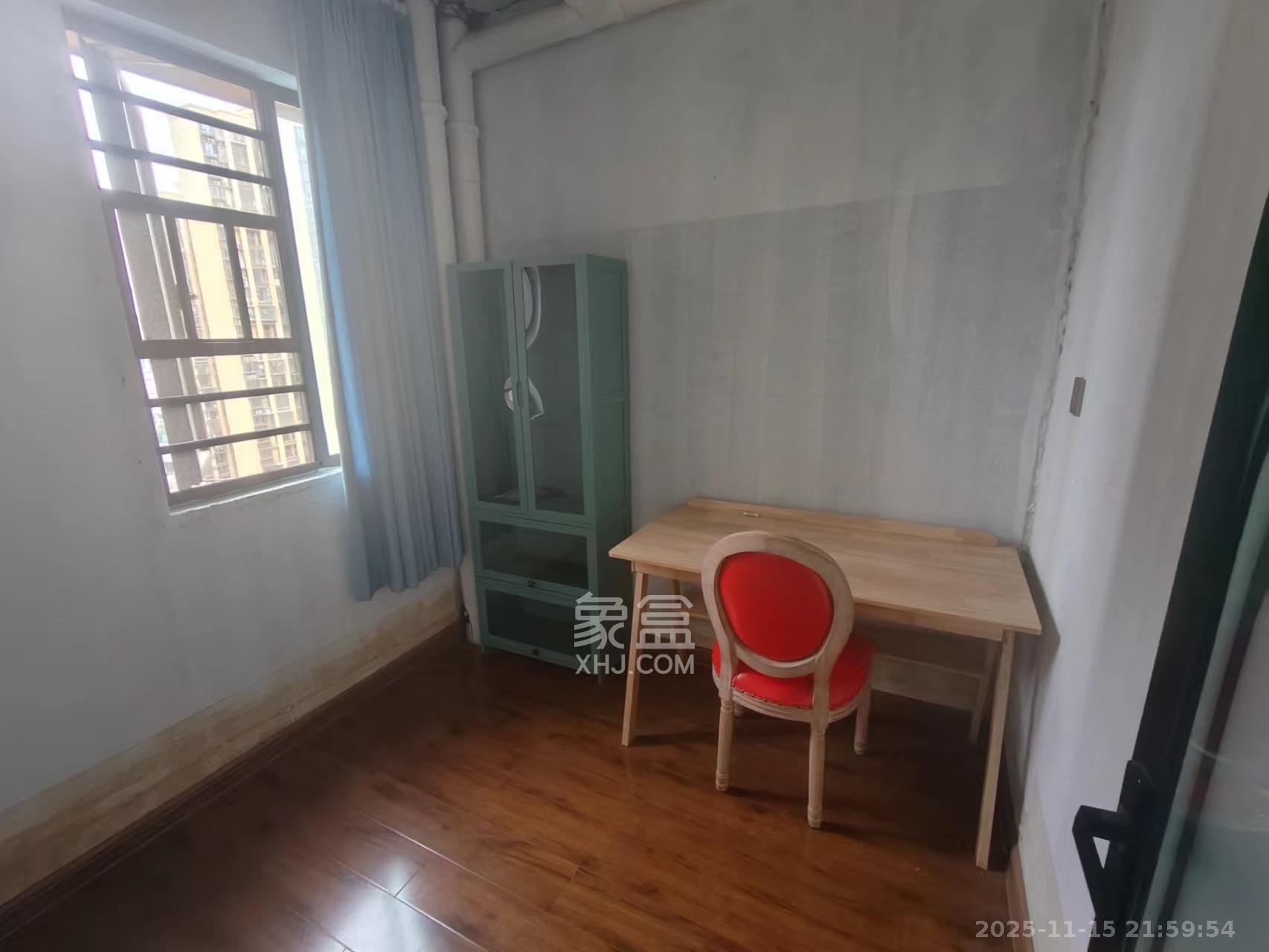 和润园三期  3室2厅1卫    2400.0元/月室内图