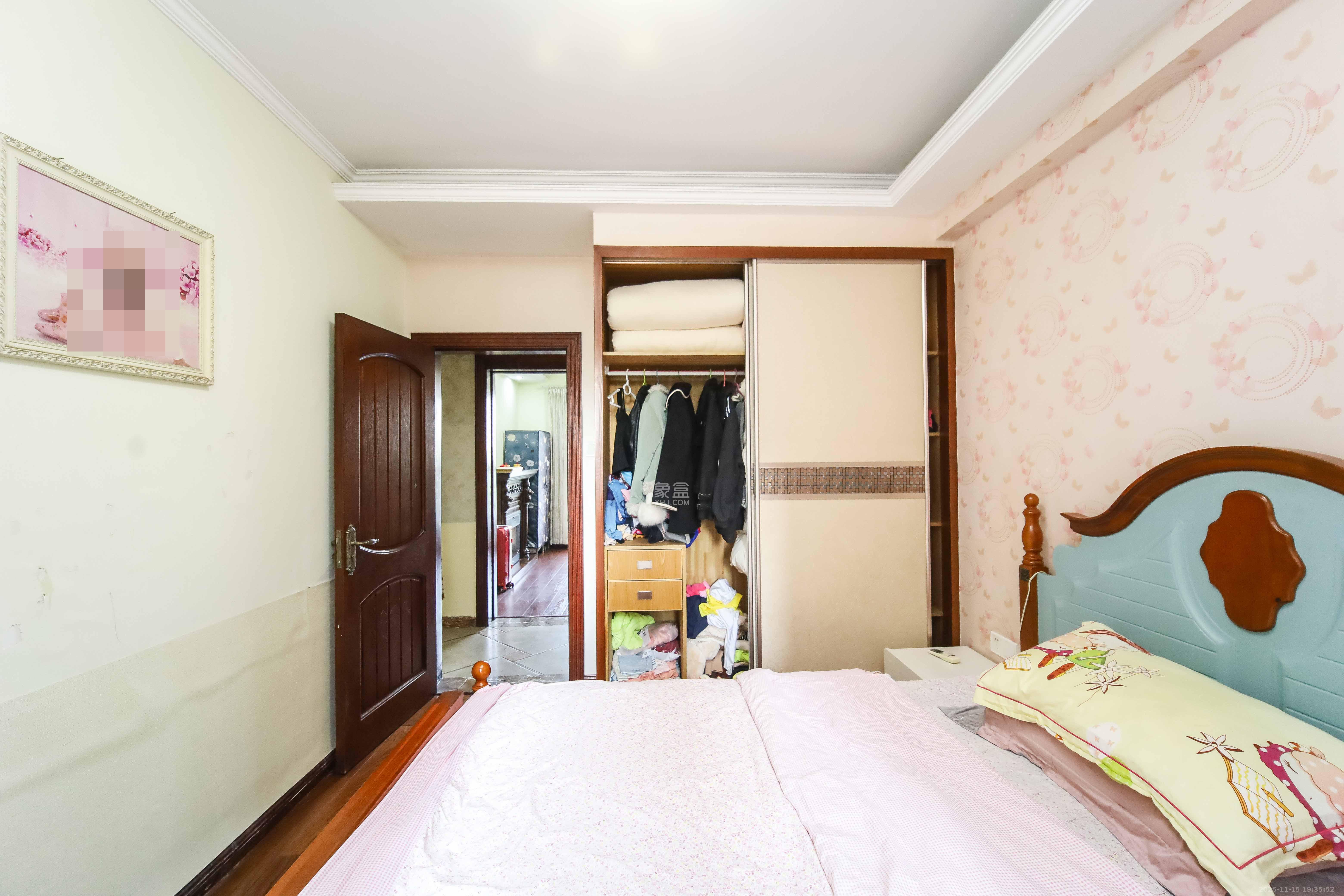 江河双水湾  4室2厅2卫    115.0万卧室