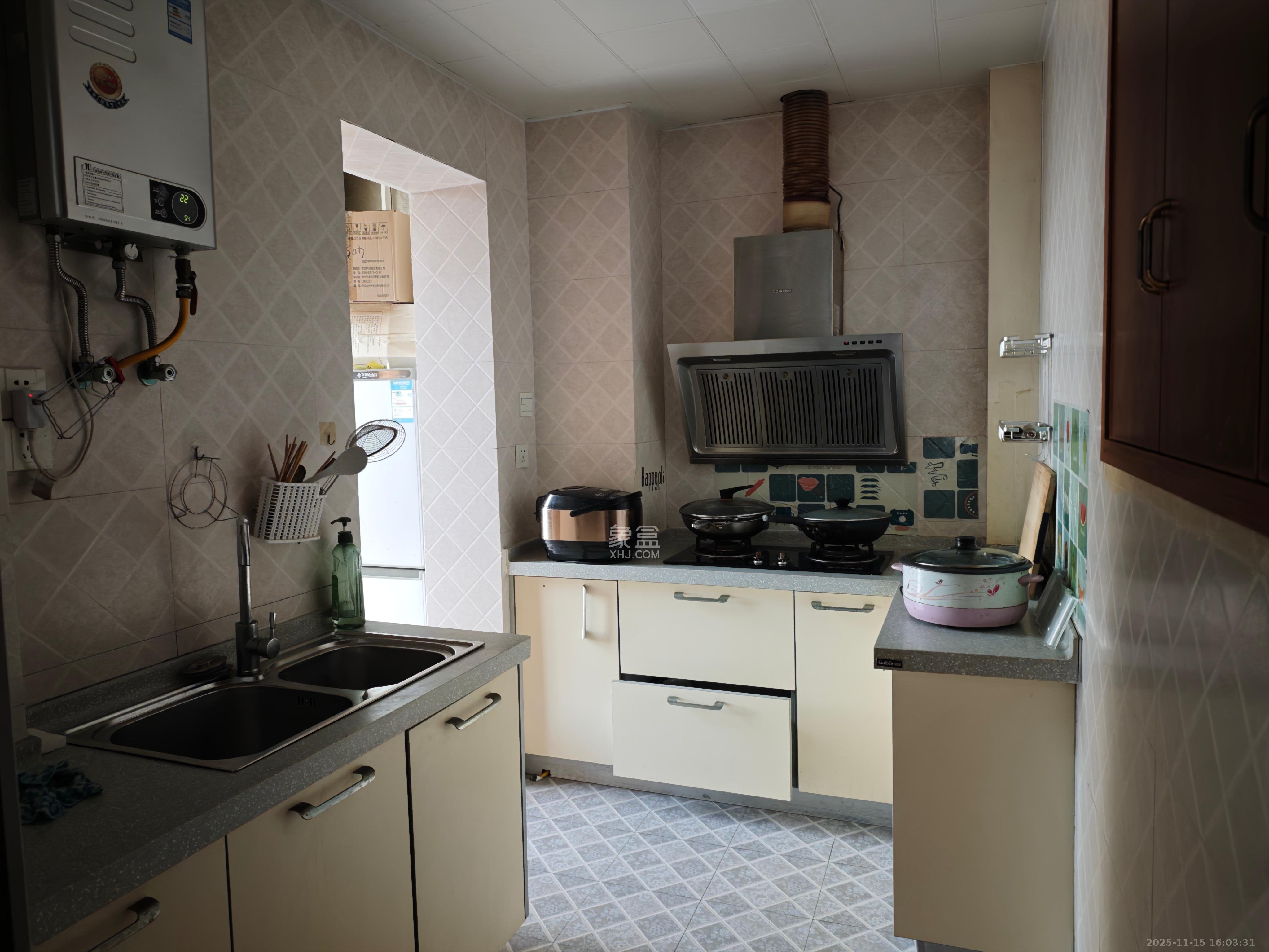 城市山水豪园（山水城市风景）  2室2厅1卫    2300.0元/月室内图