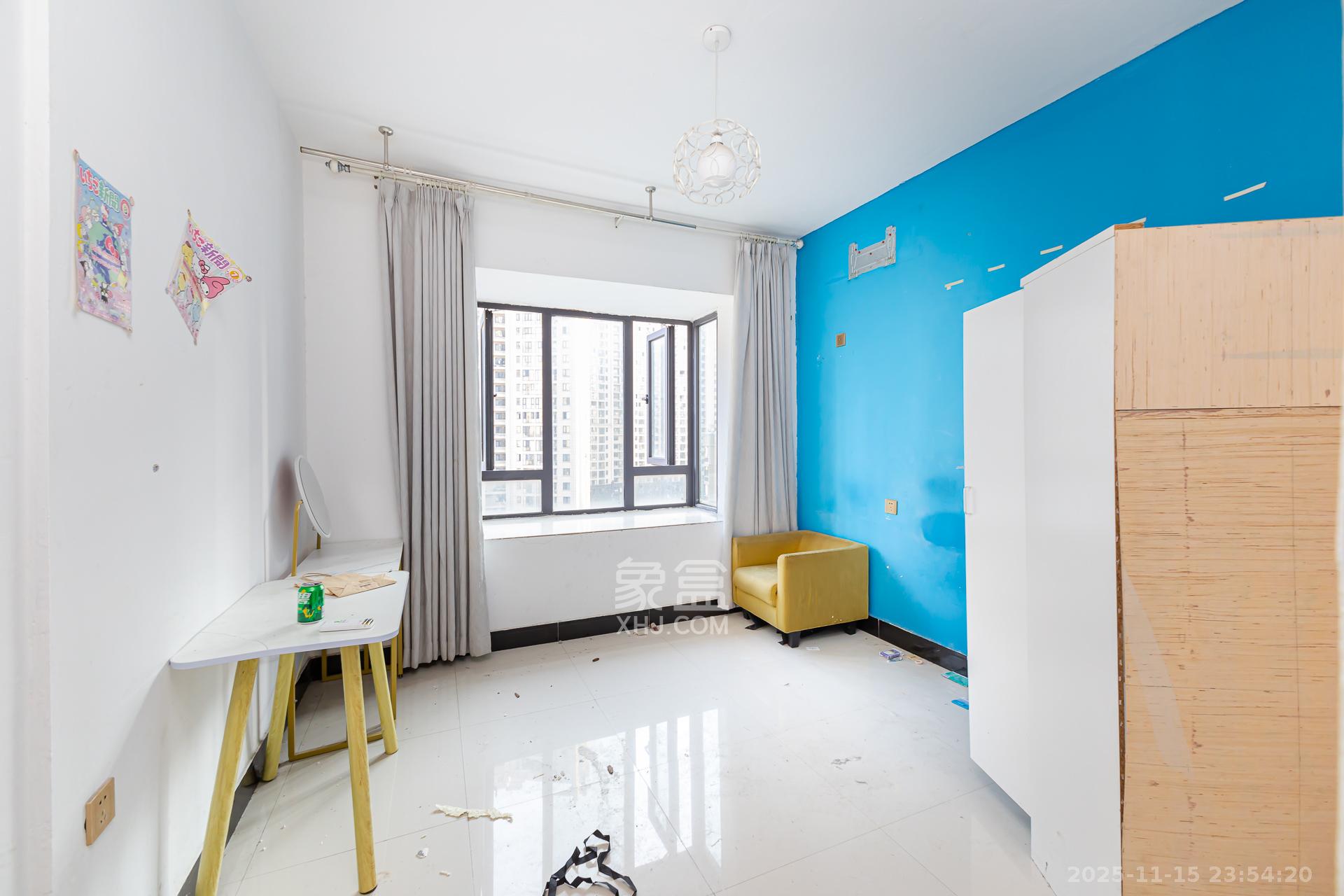 勤诚达境界城  3室2厅2卫    75.0万卧室