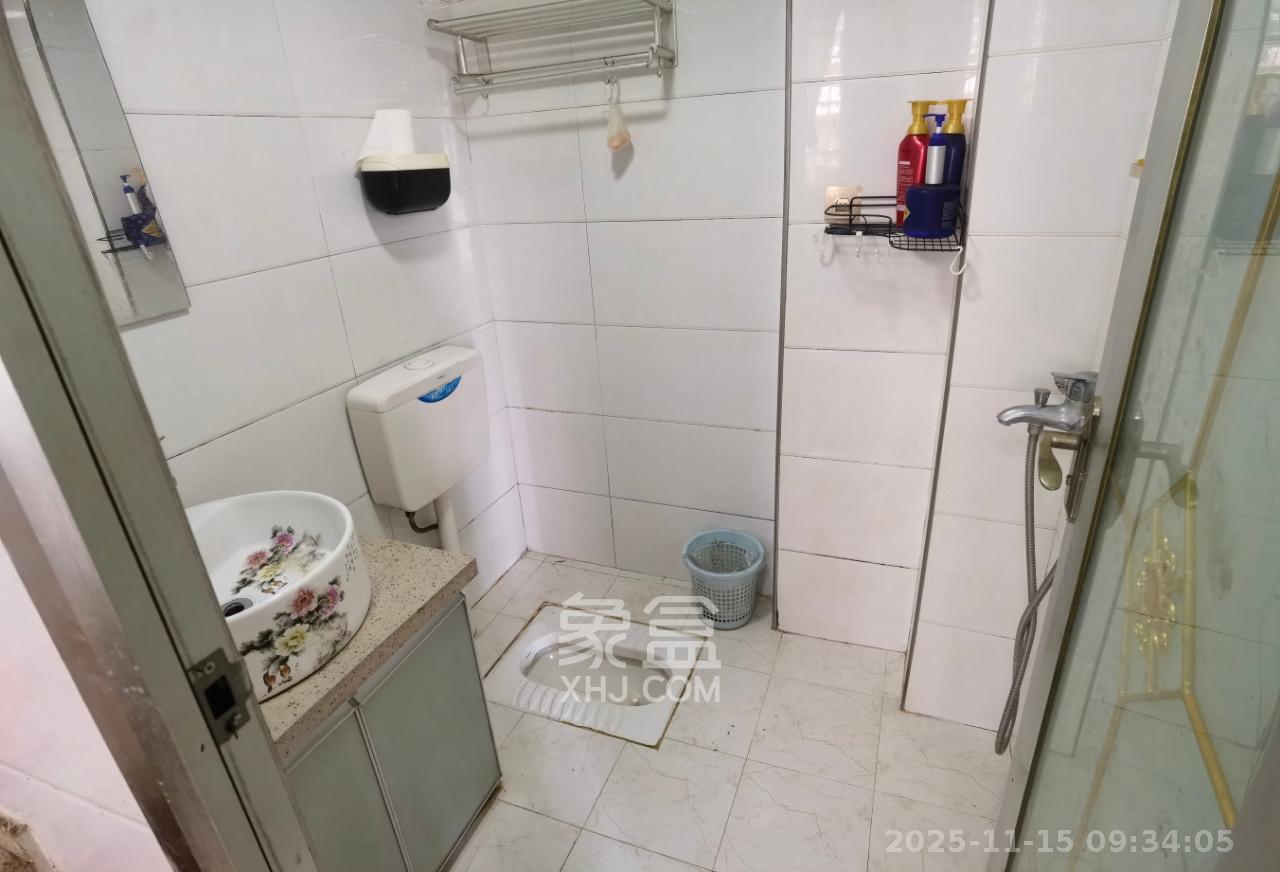 上河国际C区  1室1厅1卫    1600.0元/月室内图