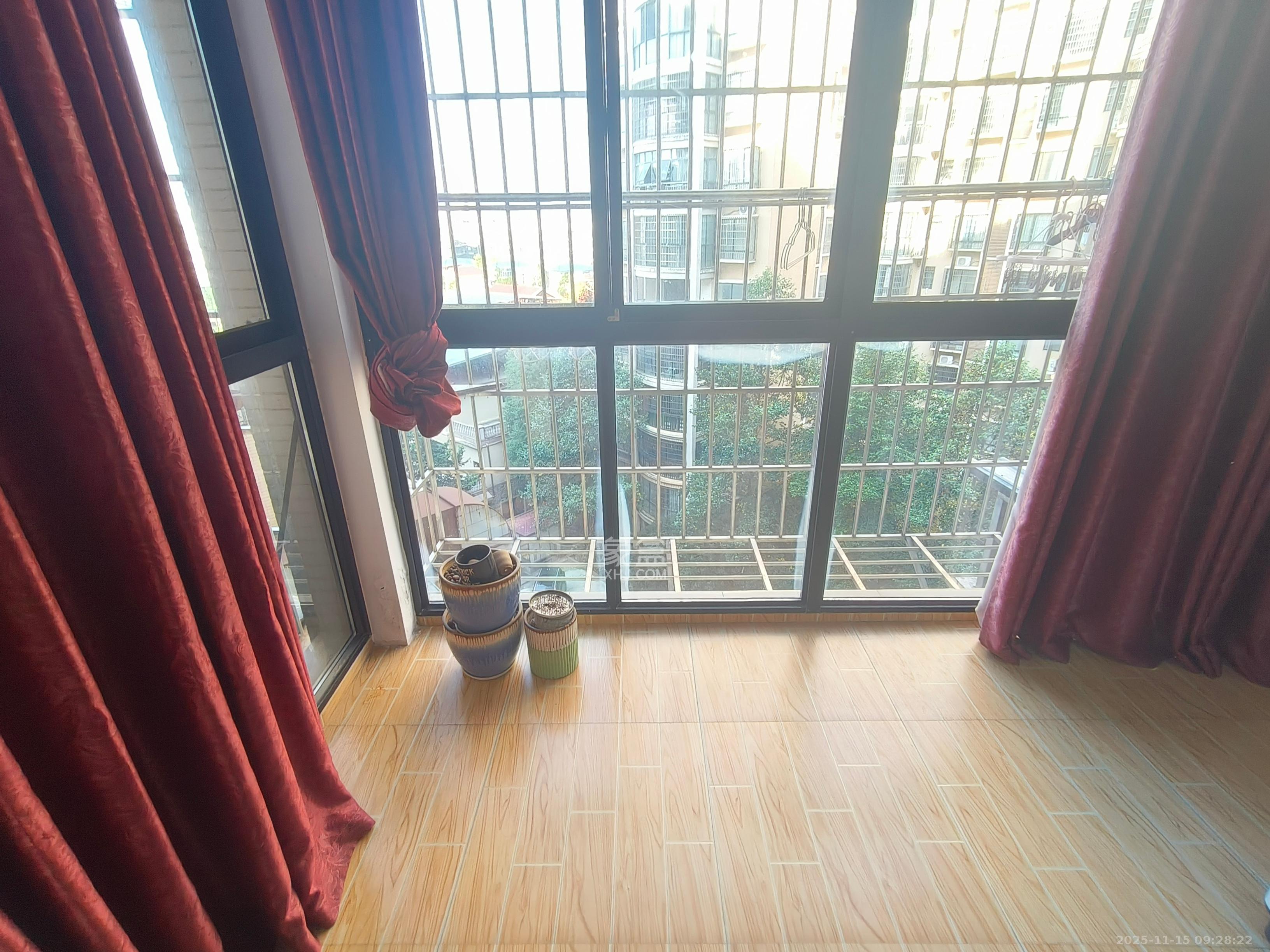 山水金庭  2室1厅1卫    900.0元/月室内图