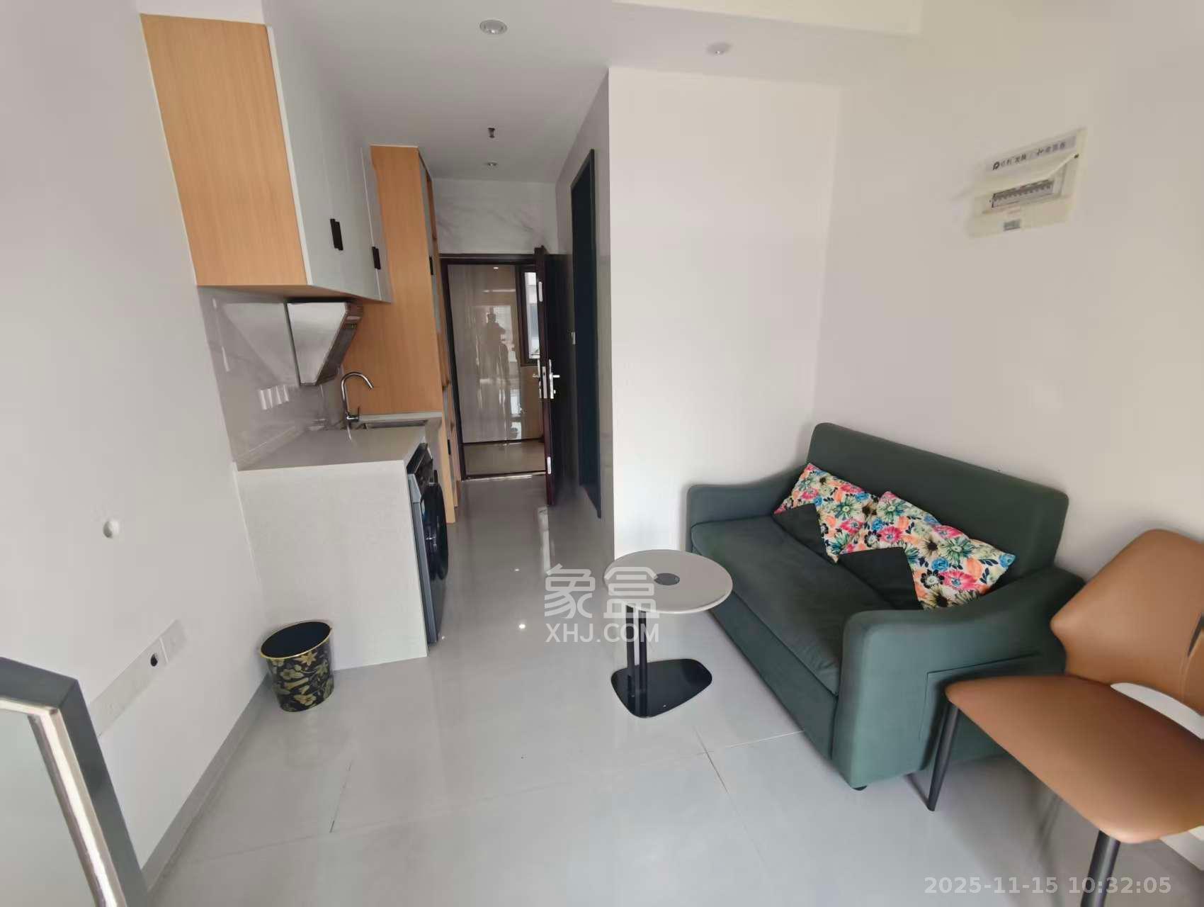 保利天禧EF区  1室1厅1卫    1600.0元/月室内图