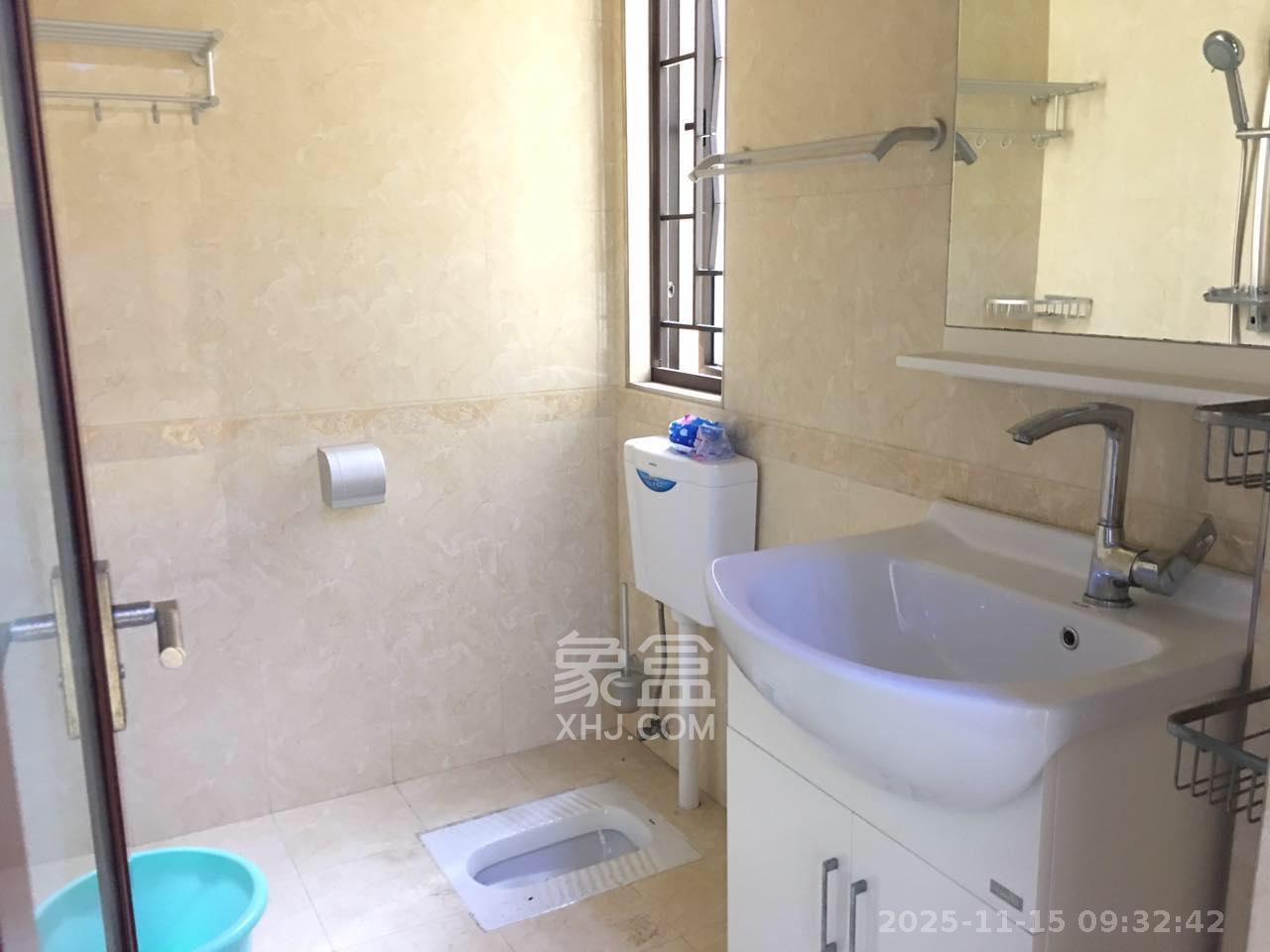 保利麓谷林语D区  3室2厅1卫    2400.0元/月室内图