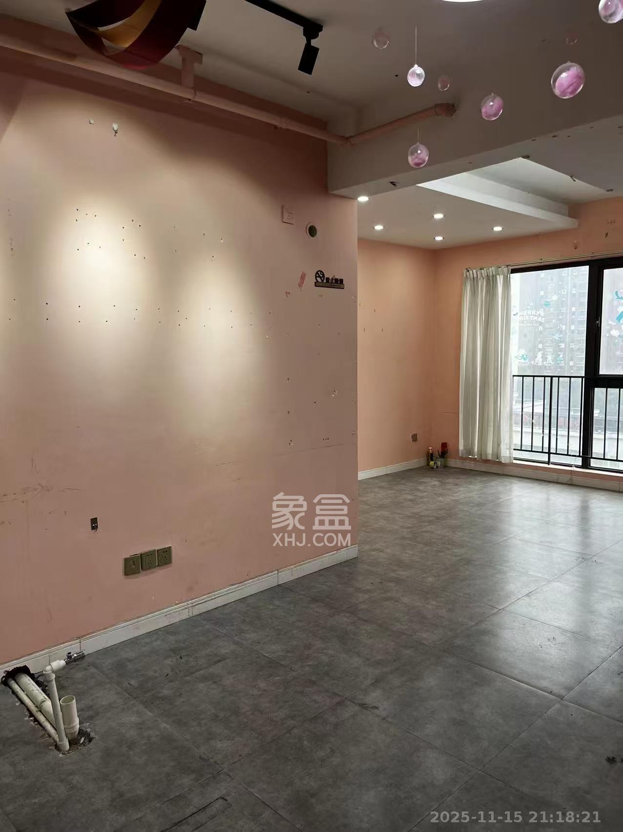 华润五彩城 2室1厅1卫 1400.0元/月 华润五彩城 2室1厅1卫 1400.0元/月室内图