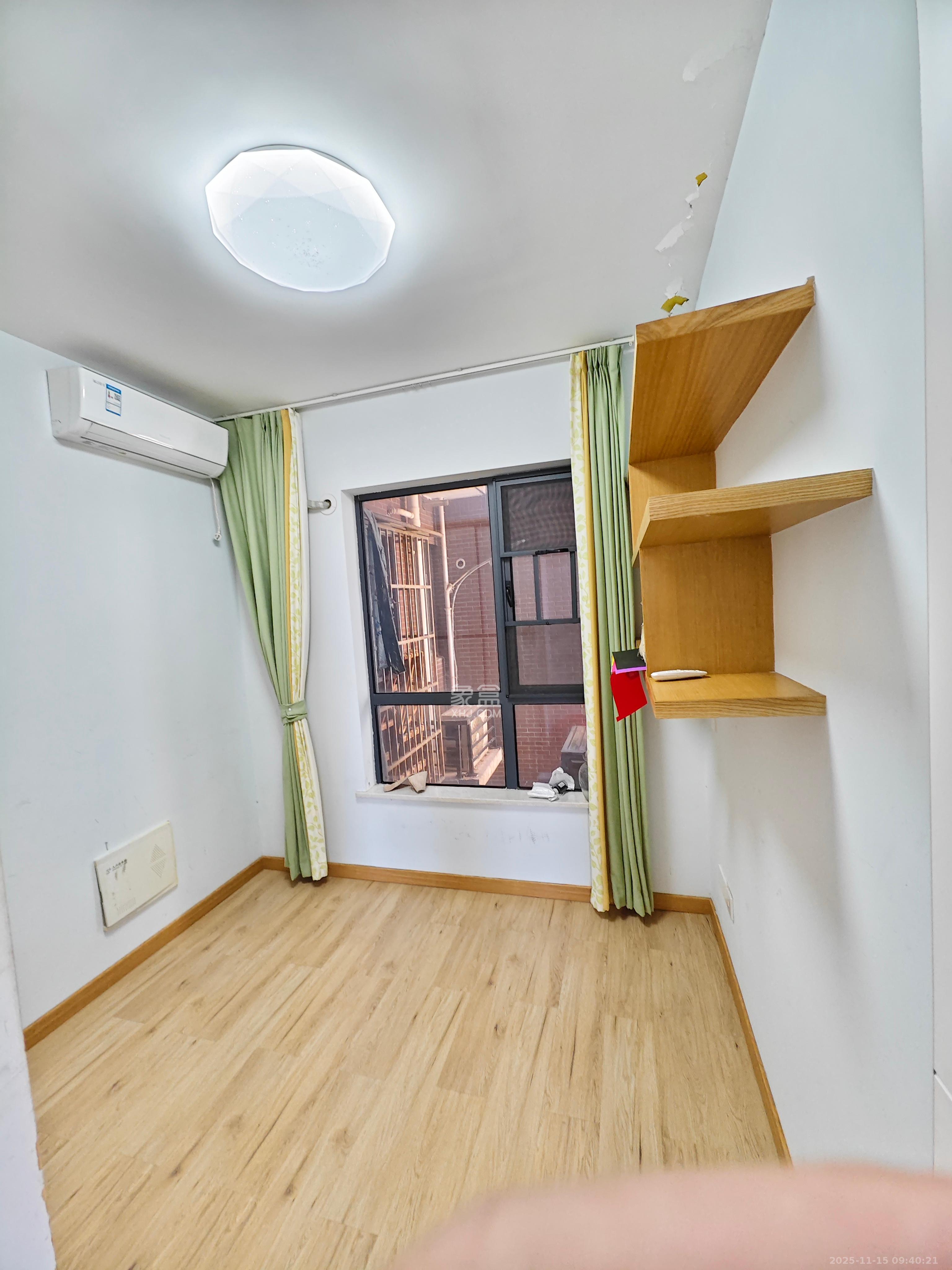 中国铁建国际城二期  3室2厅1卫    1800.0元/月室内图