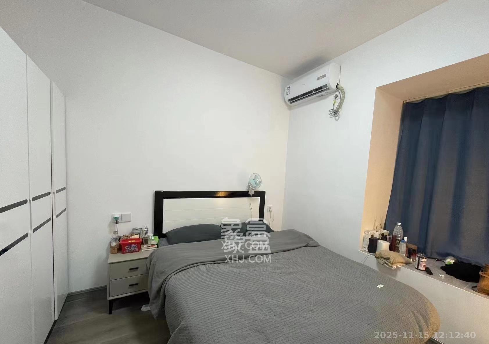 蓝光雍锦半岛  3室2厅2卫    2500.0元/月室内图