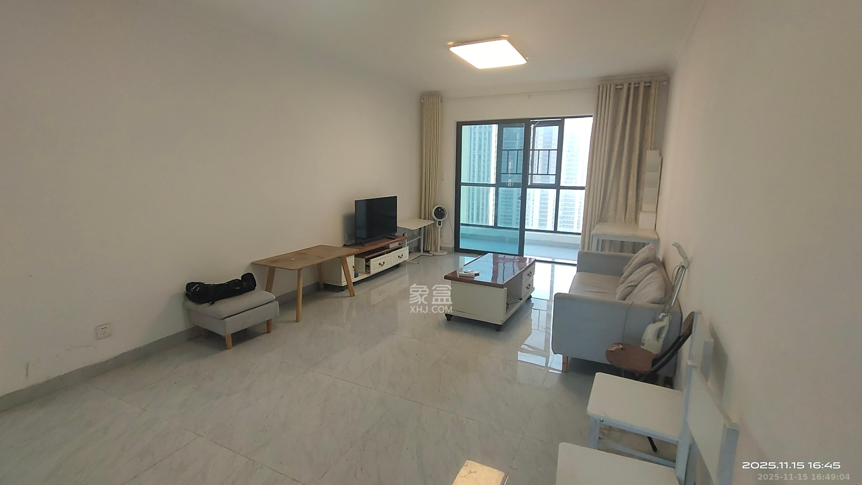 绿地之窗  3室2厅1卫    2000.0元/月