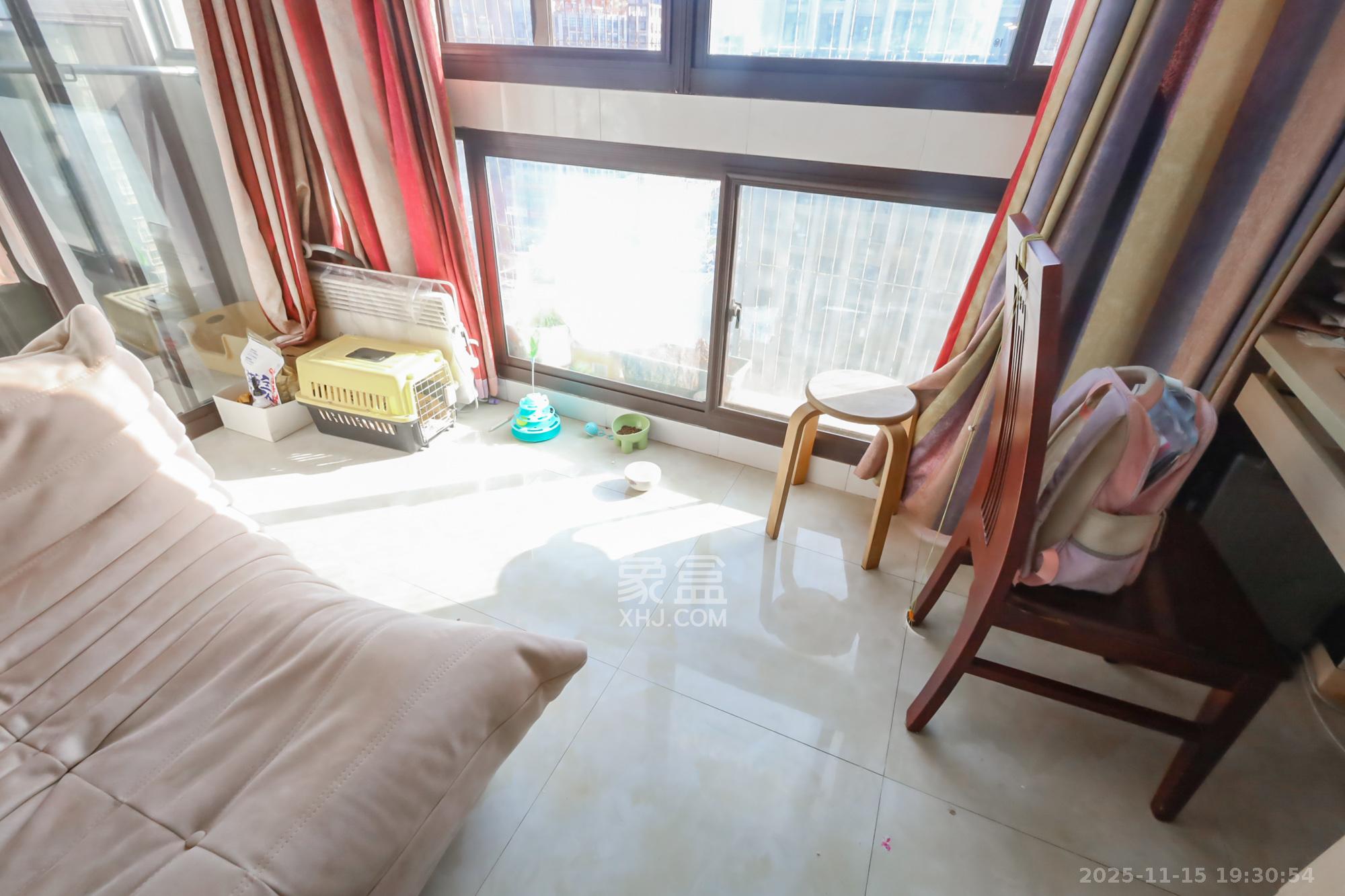 阳光丽城一期  2室1厅1卫    76.0万阳台