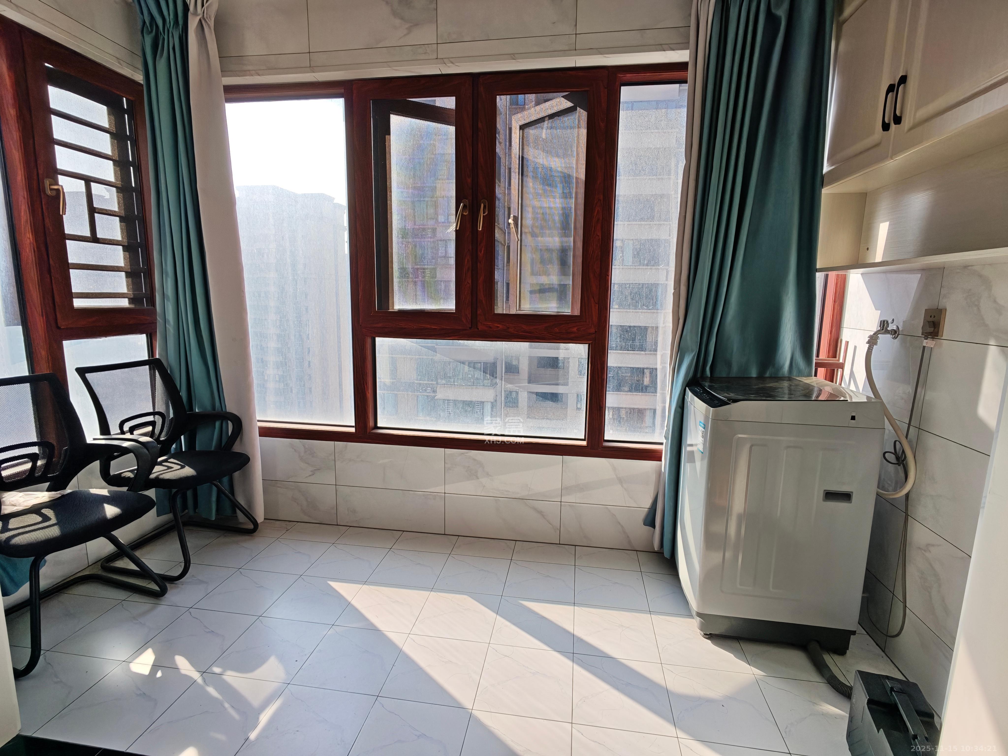 新新花园  2室1厅1卫    2200.0元/月室内图