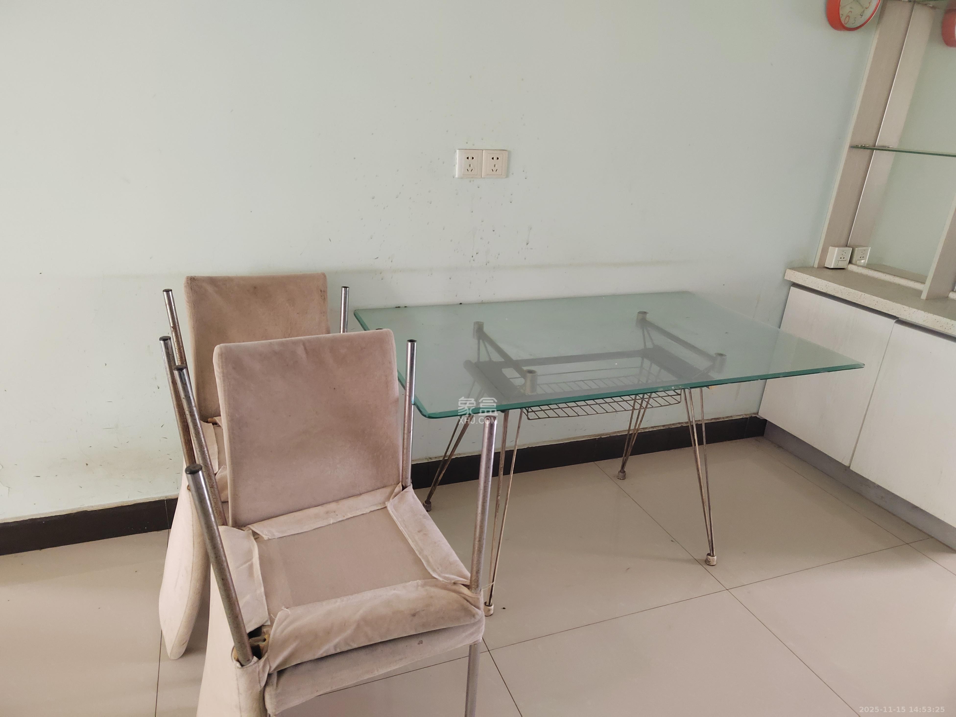 鄱阳小区  2室2厅1卫    1400.0元/月