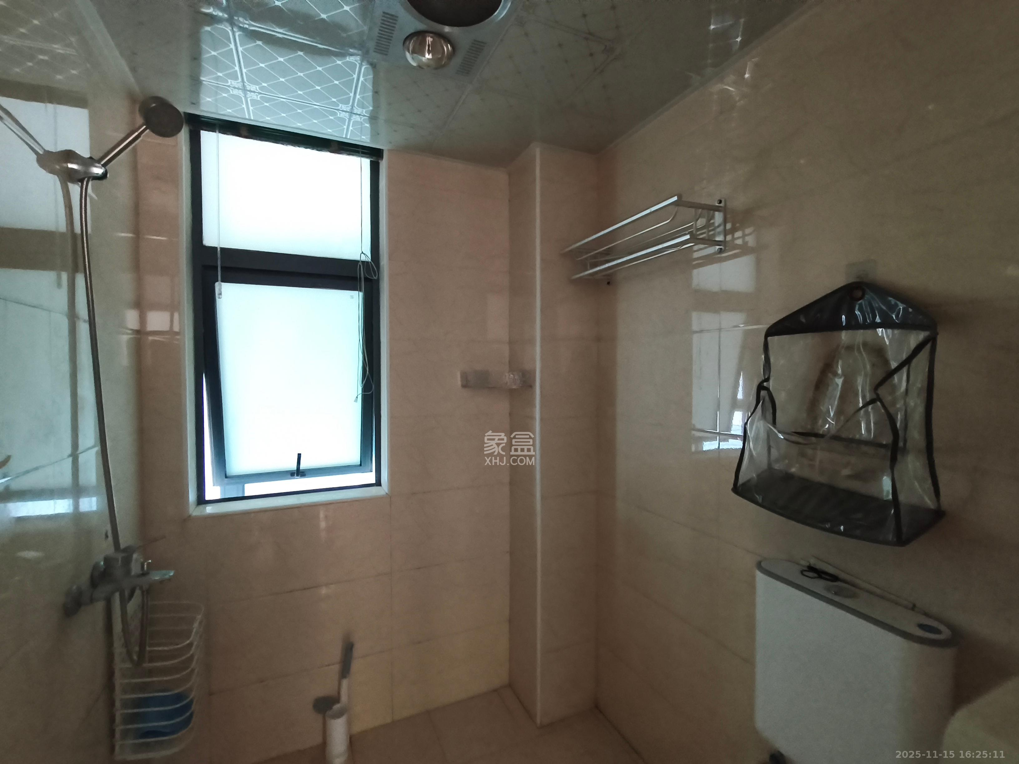 盛世耀凯  3室2厅1卫    2400.0元/月室内图