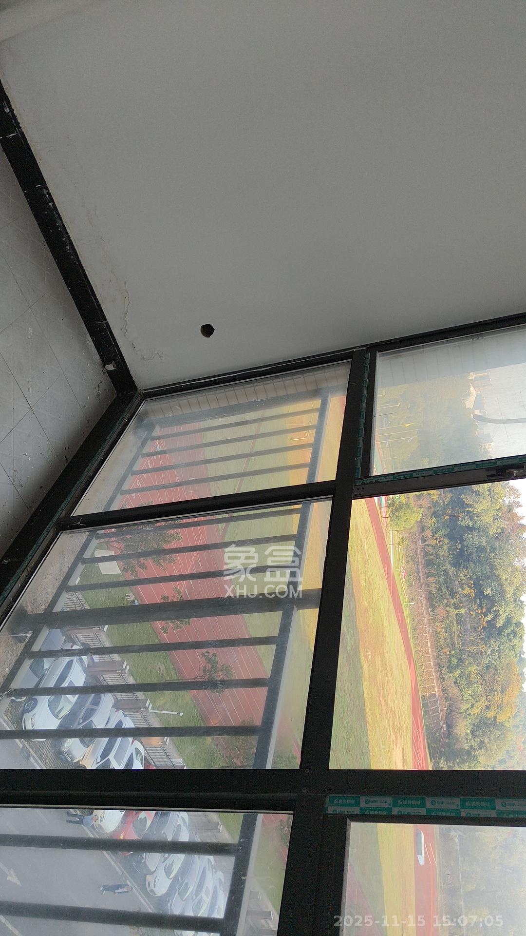 美利新世界  1室2厅2卫    2200.0元/月室内图