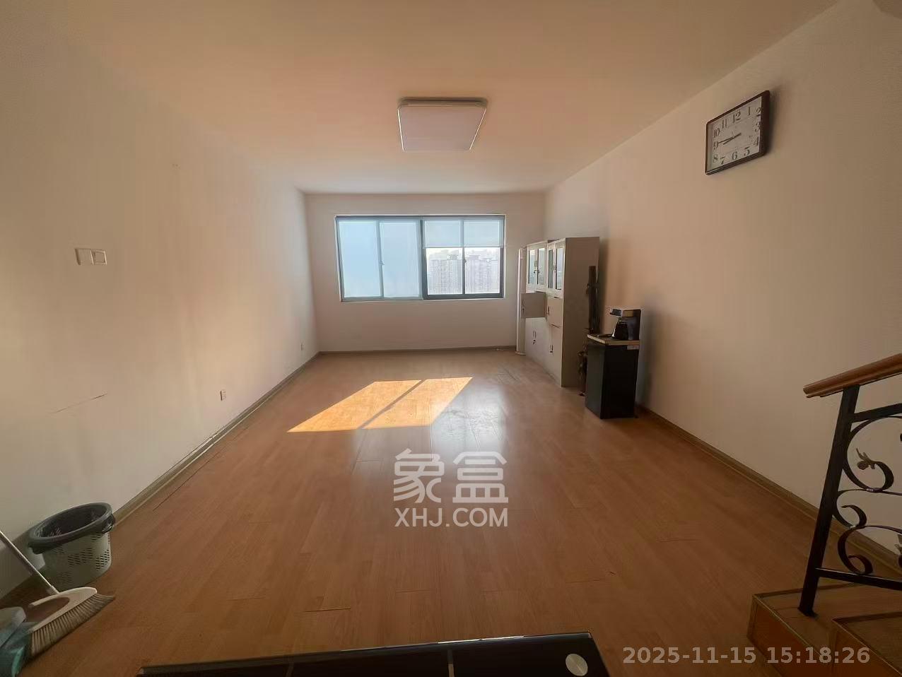 梓园大厦  4室2厅2卫    3800.0元/月