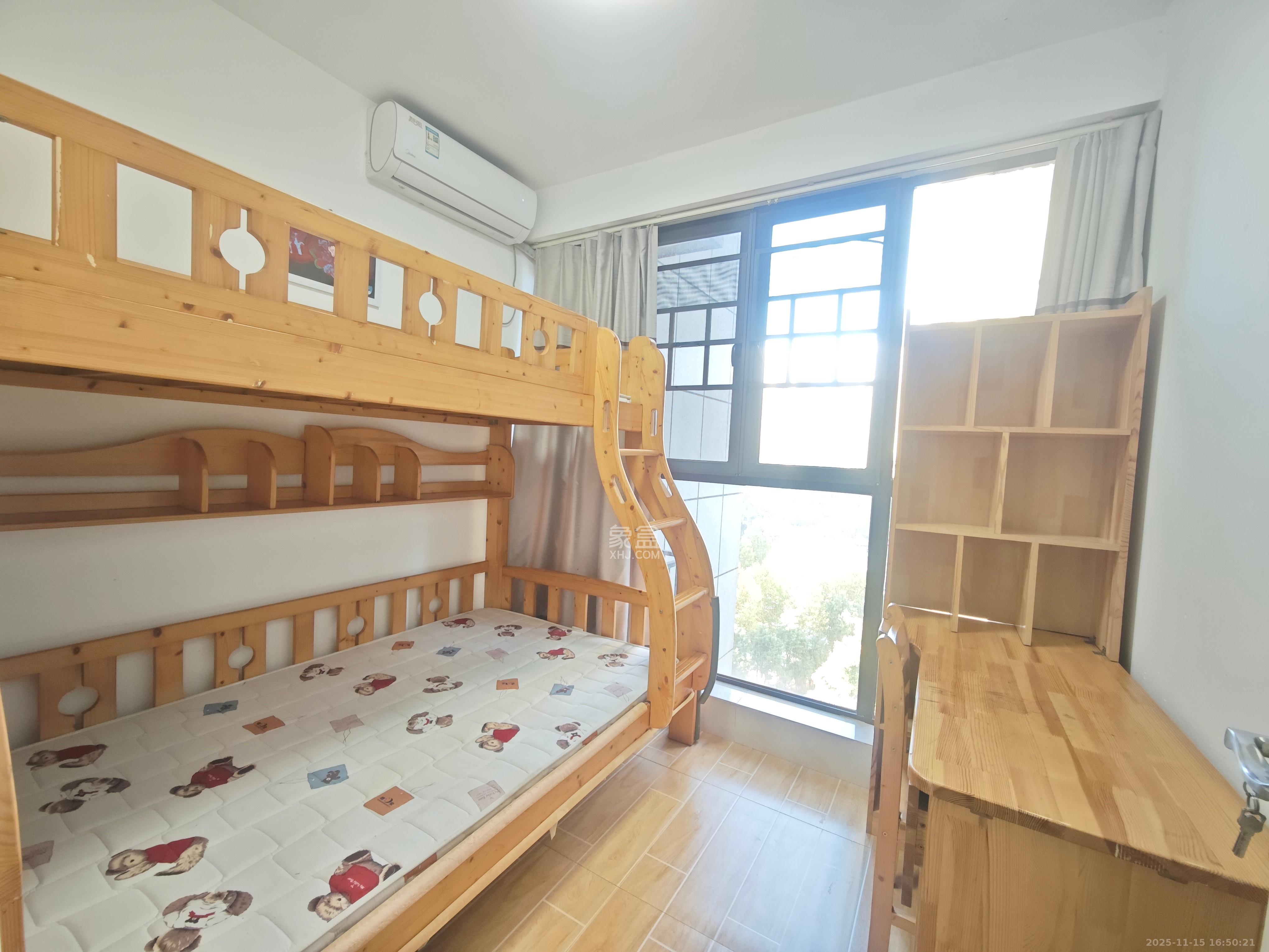 中国铁建梅溪青秀二期  4室2厅2卫    2800.0元/月室内图