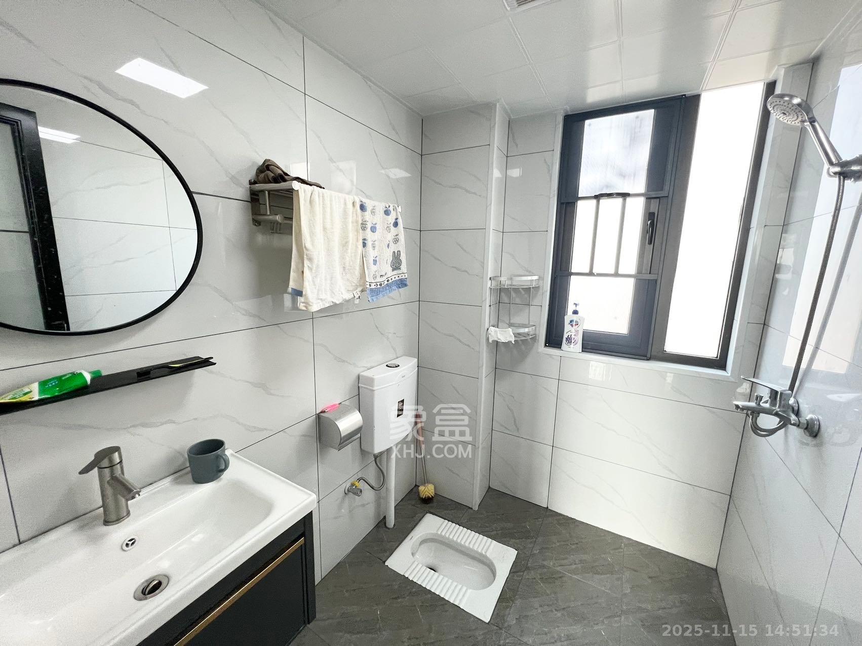 东合新苑  2室2厅1卫    2100.0元/月室内图