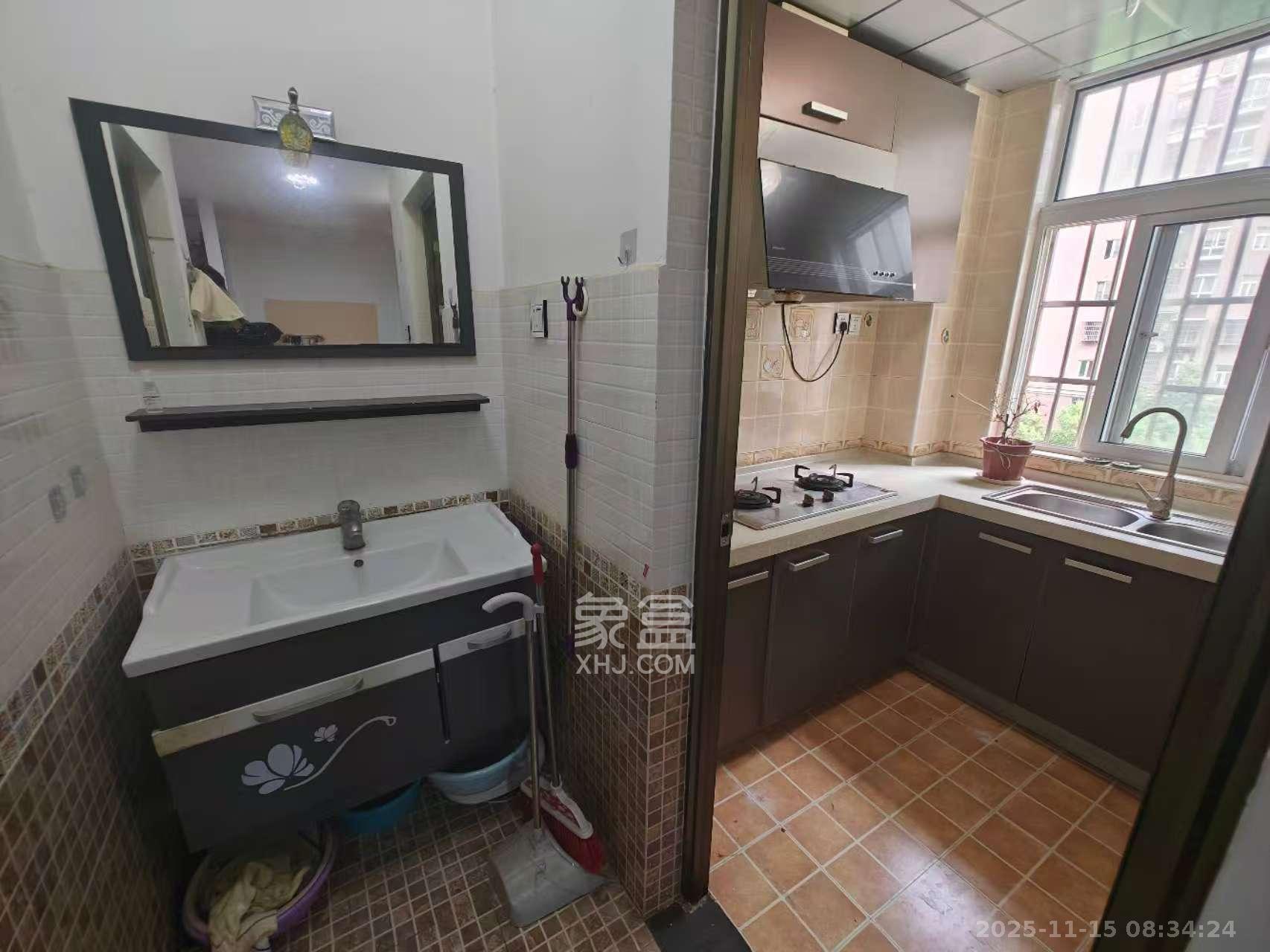 上河国际C区  1室1厅1卫    1600.0元/月室内图