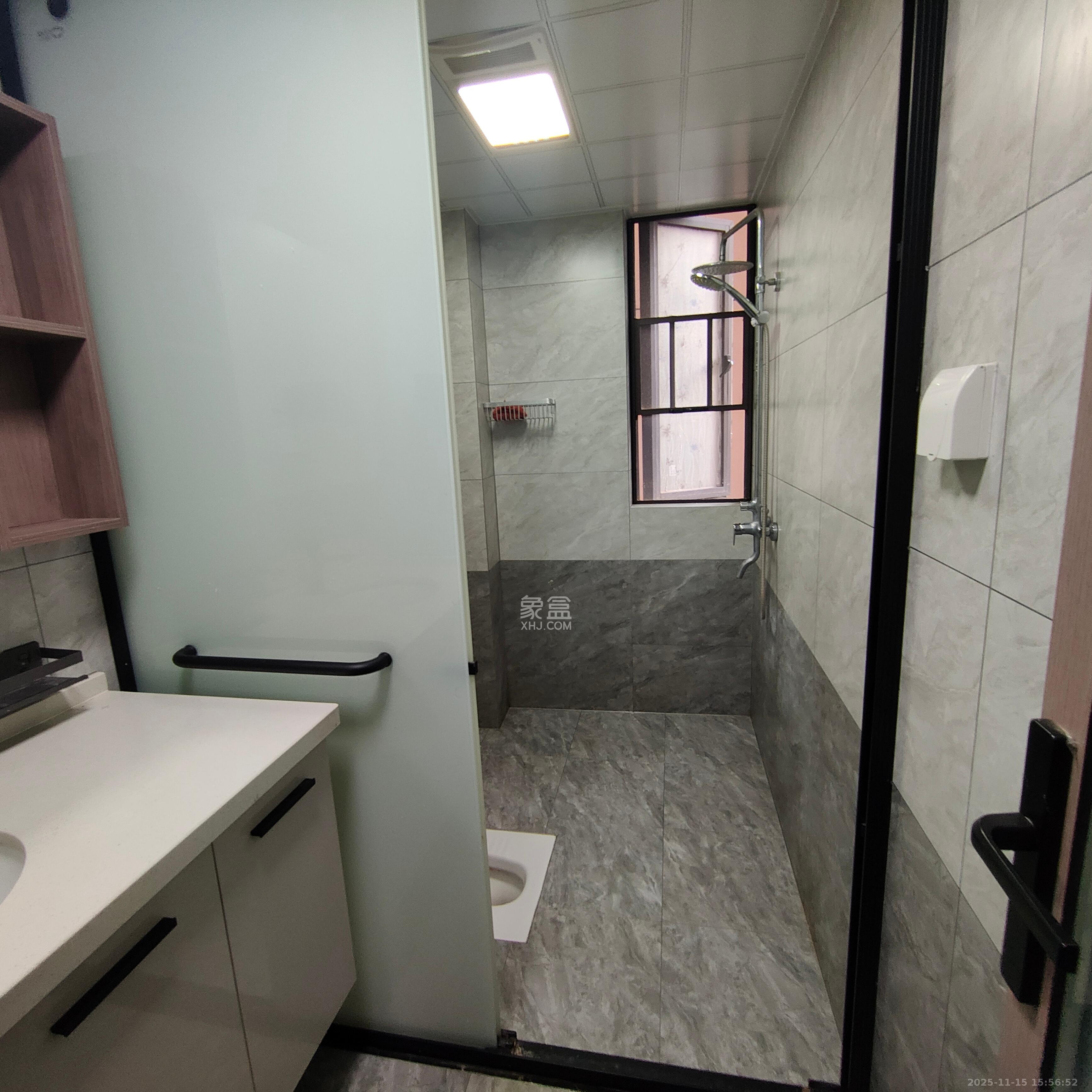 新新花园  3室2厅2卫    3800.0元/月室内图