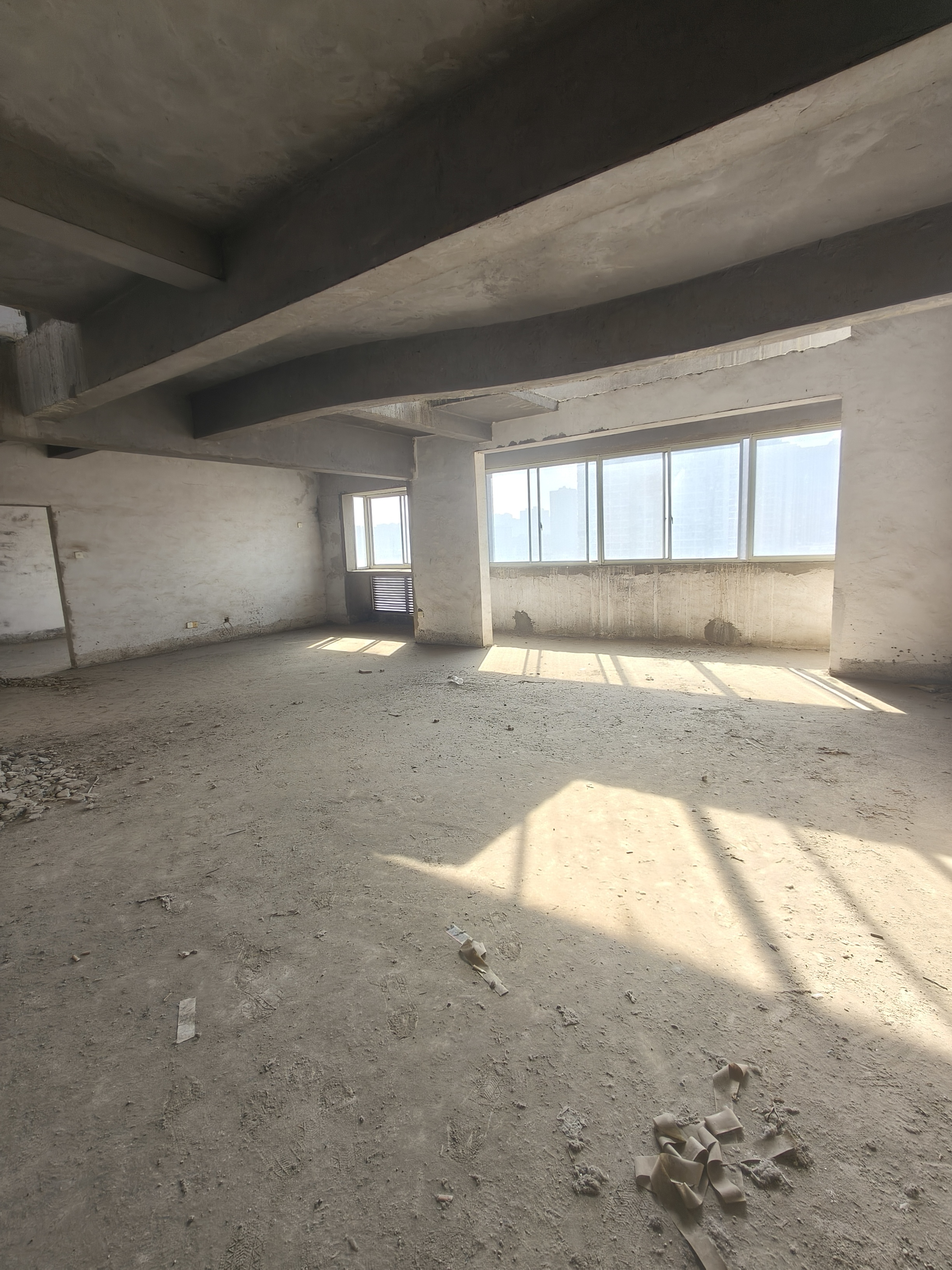 安厦鑫苑 1室0厅0卫 109.8万 安厦鑫苑 1室0厅0卫 109.8万客厅