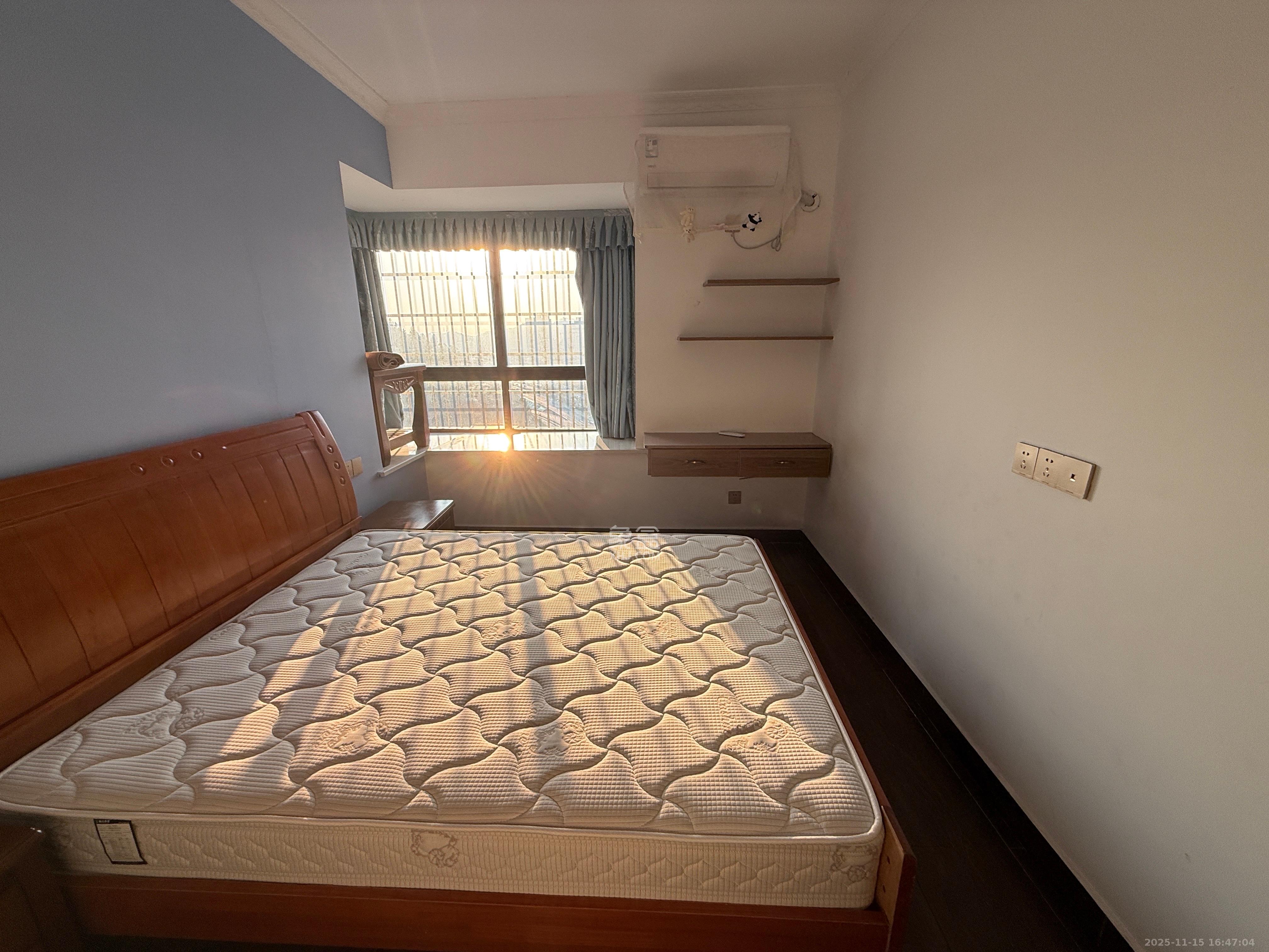 岳鞍阁小区  2室2厅1卫    1800.0元/月室内图