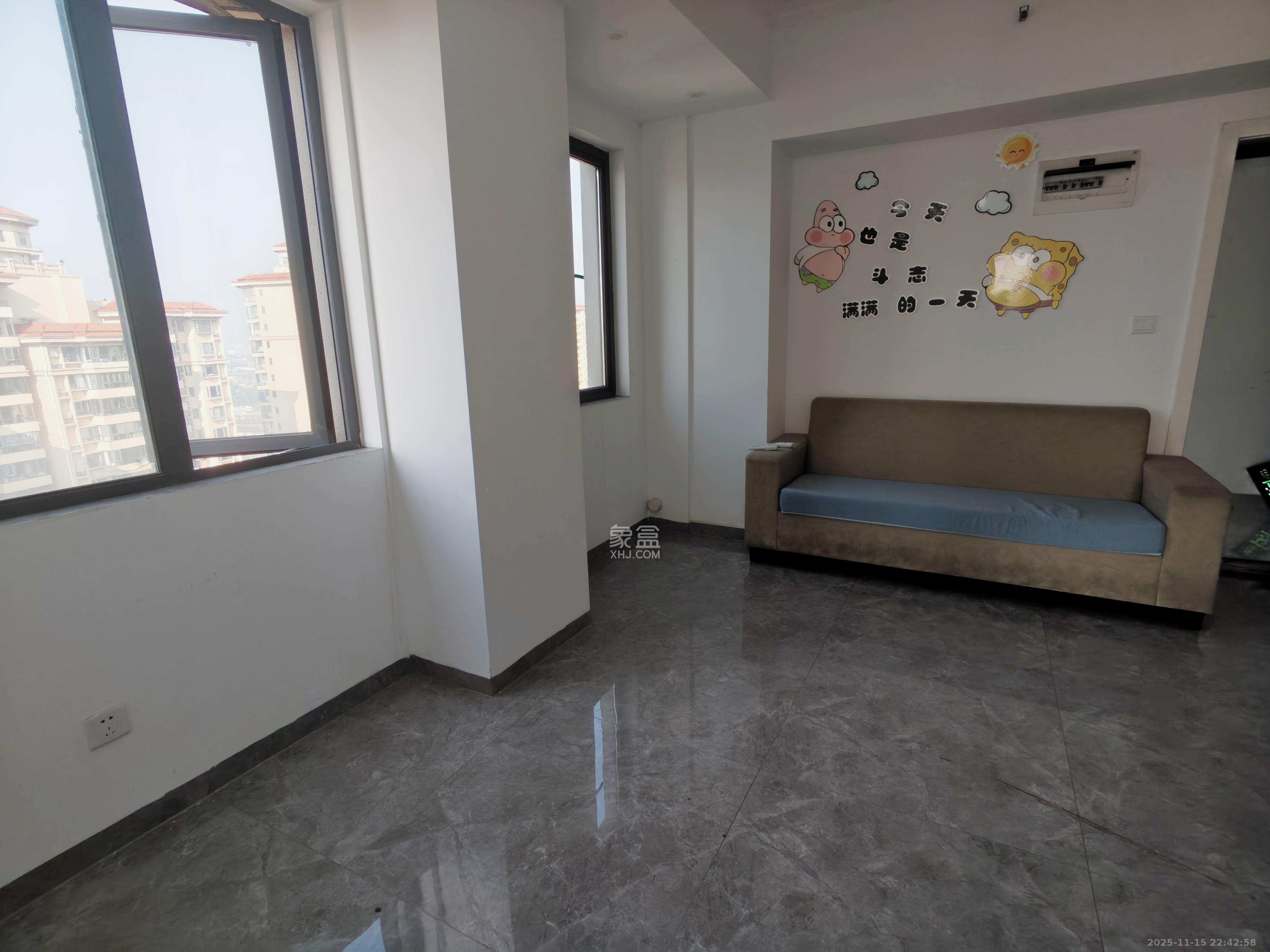 钱隆世家  2室1厅1卫    1600.0元/月室内图