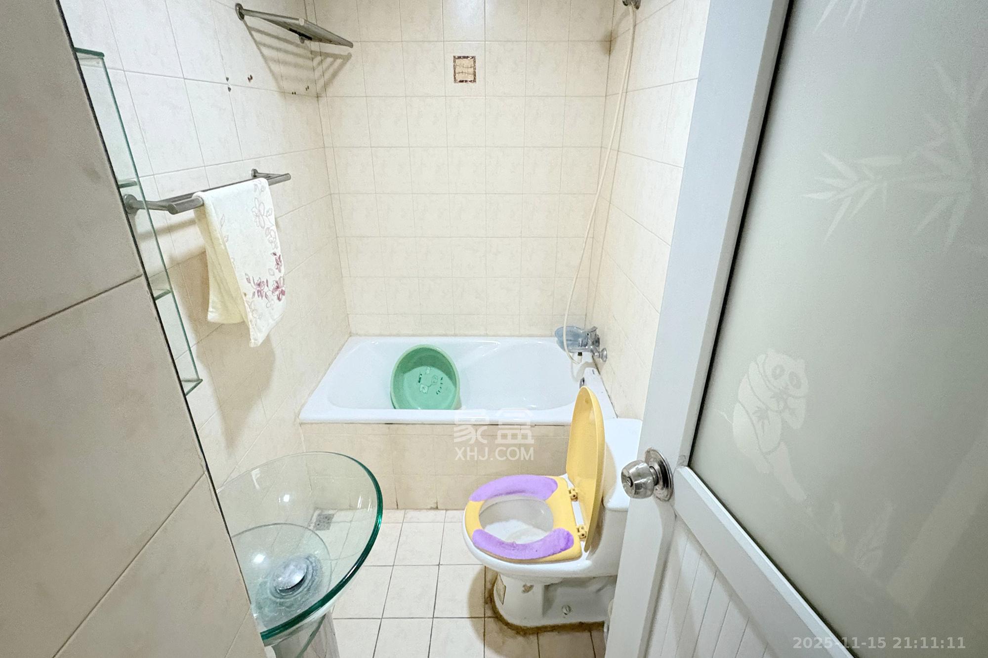 香格里嘉园 3室1厅1卫 121.0万 香格里嘉园 3室1厅1卫 121.0万卫生间