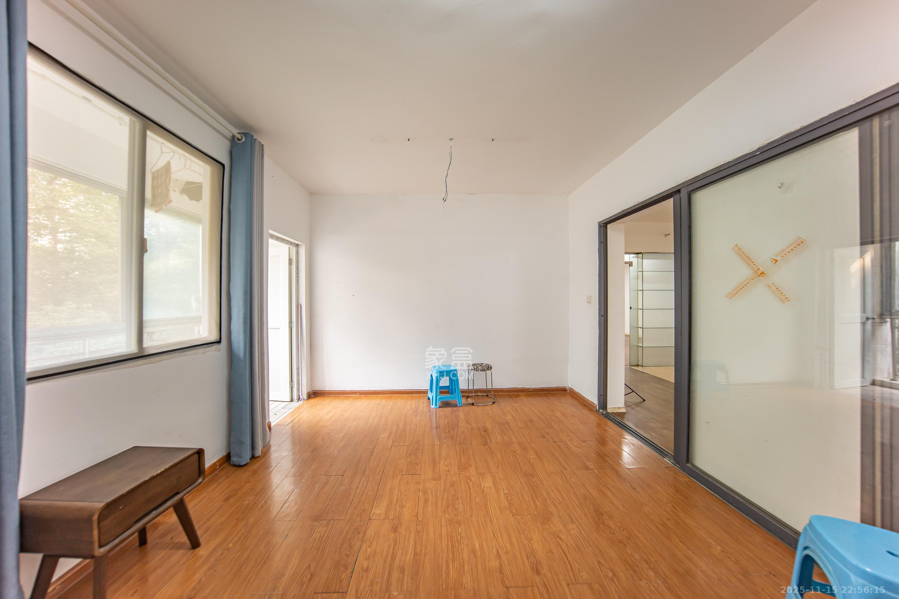 阳光100一期、四五期 1室2厅2卫 123.6万 阳光100一期、四五期 1室2厅2卫 123.6万卧室