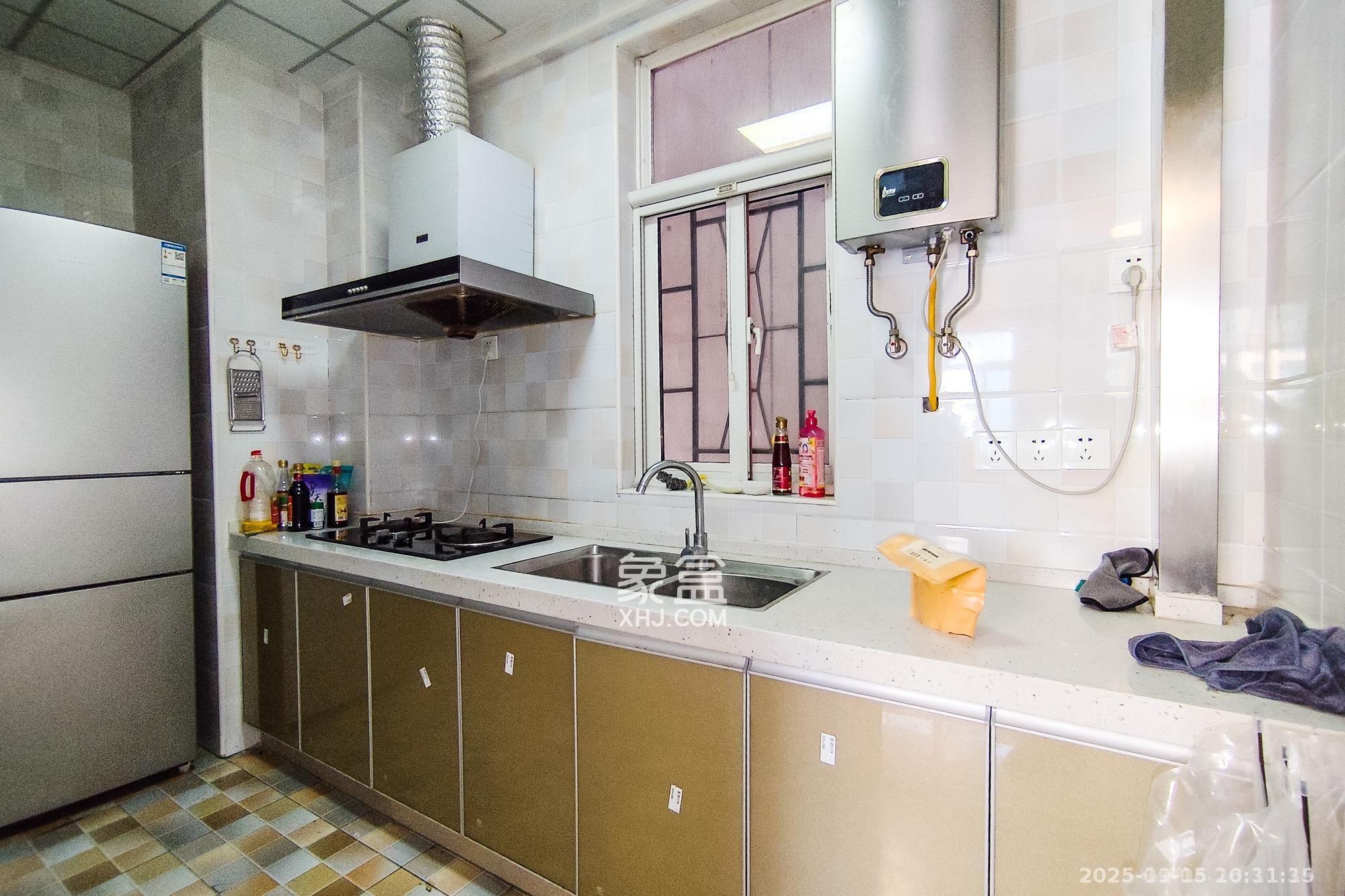 北辰三角洲E4区  3室2厅1卫    2800.0元/月室内图