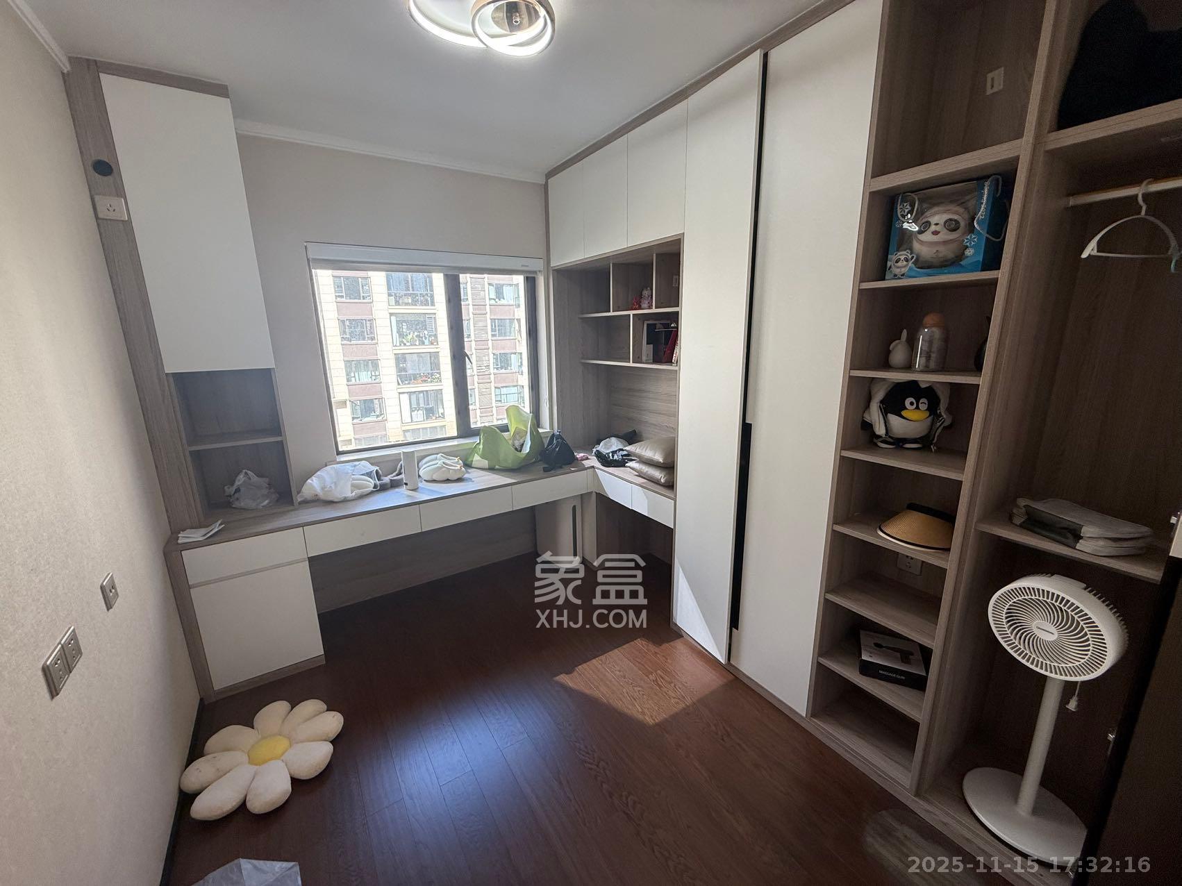 中梁云麓传奇  3室2厅2卫    3000.0元/月室内图