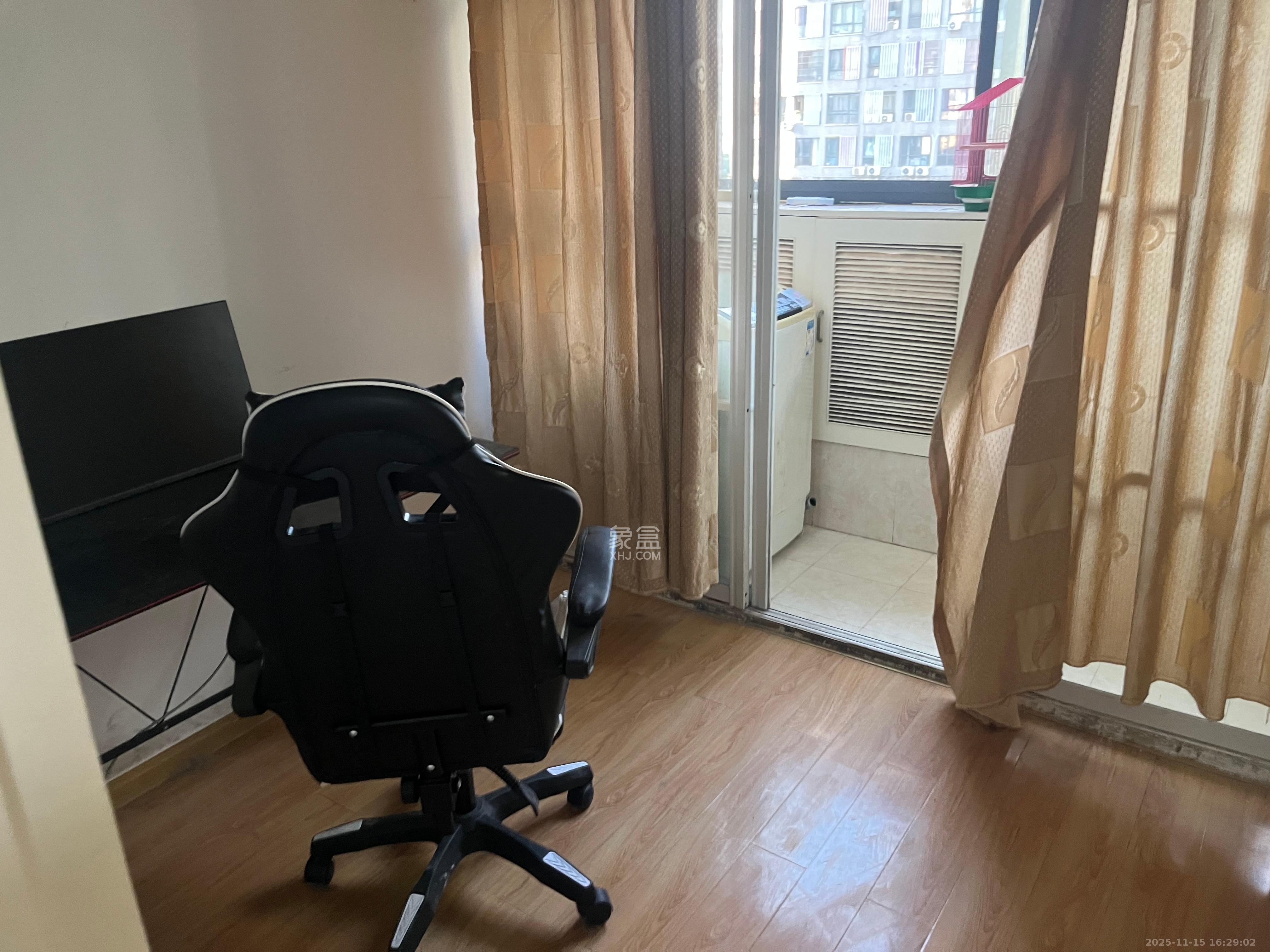 长大彩虹都  2室1厅1卫    1700.0元/月室内图