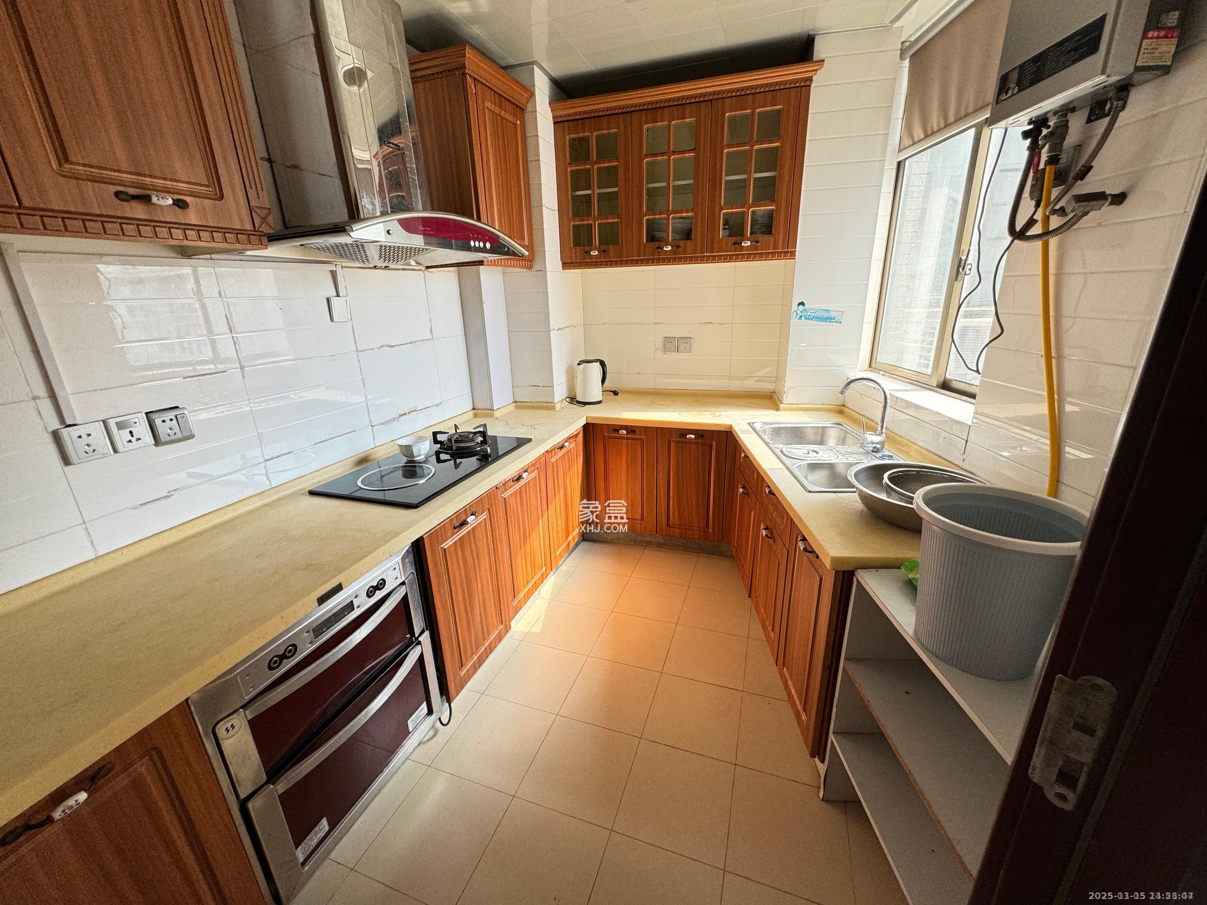 城南郡  4室2厅2卫    3300.0元/月室内图