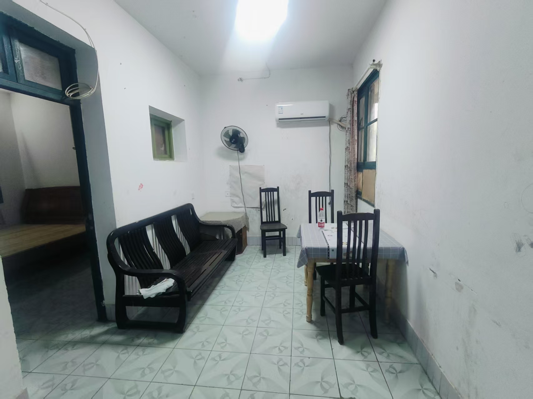 梓园社区(麻纺厂宿舍)  2室1厅1卫    500.0元/月室内图