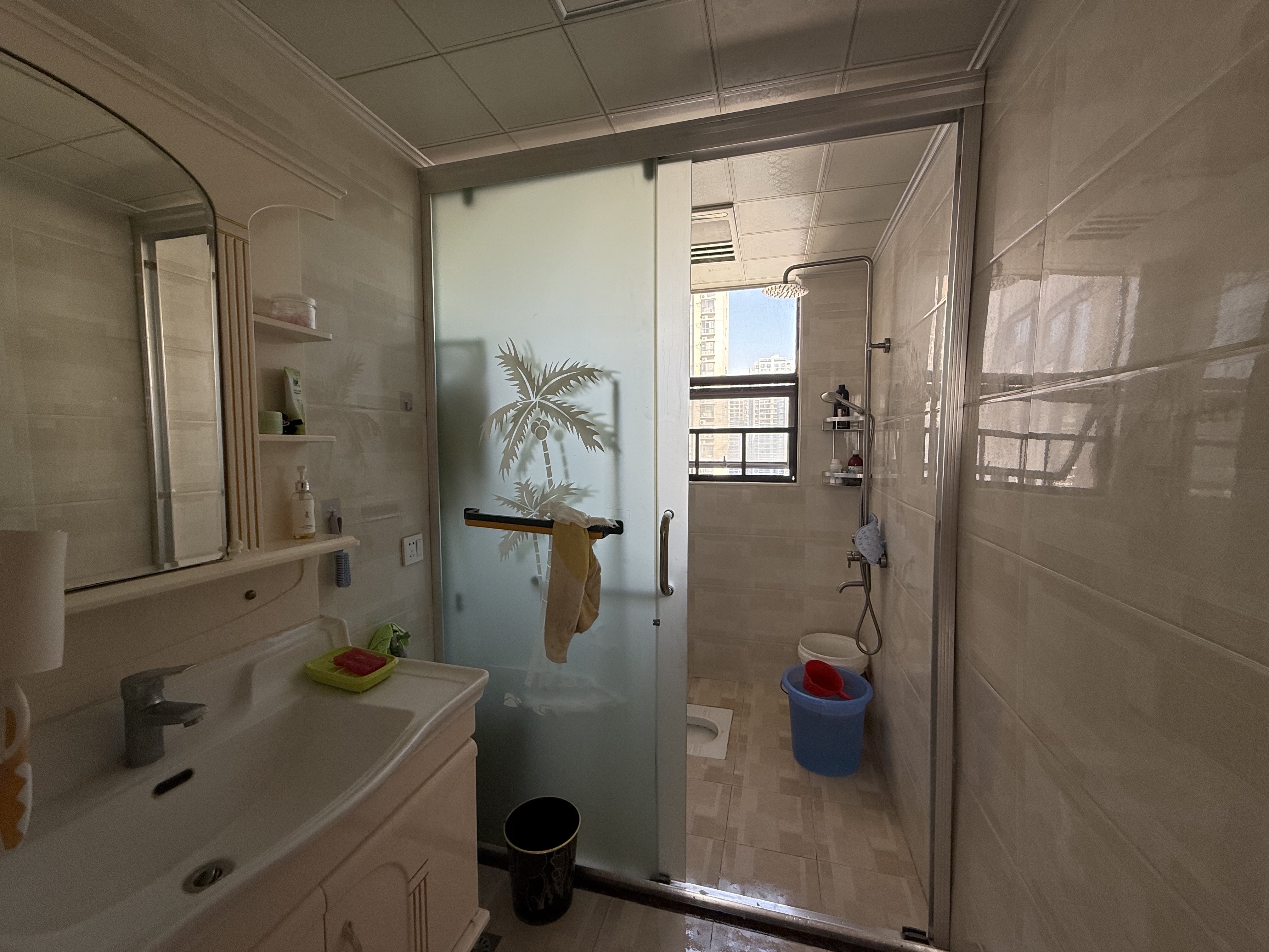 水域中央 4室2厅2卫 2200.0元/月 水域中央 4室2厅2卫 2200.0元/月室内图