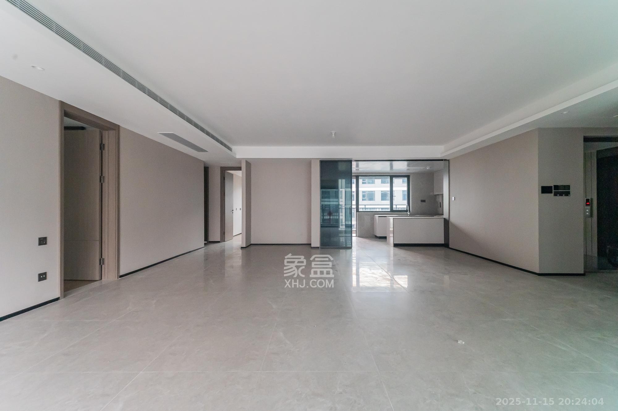 万科松湖天地  1室0厅0卫    286.8万客厅