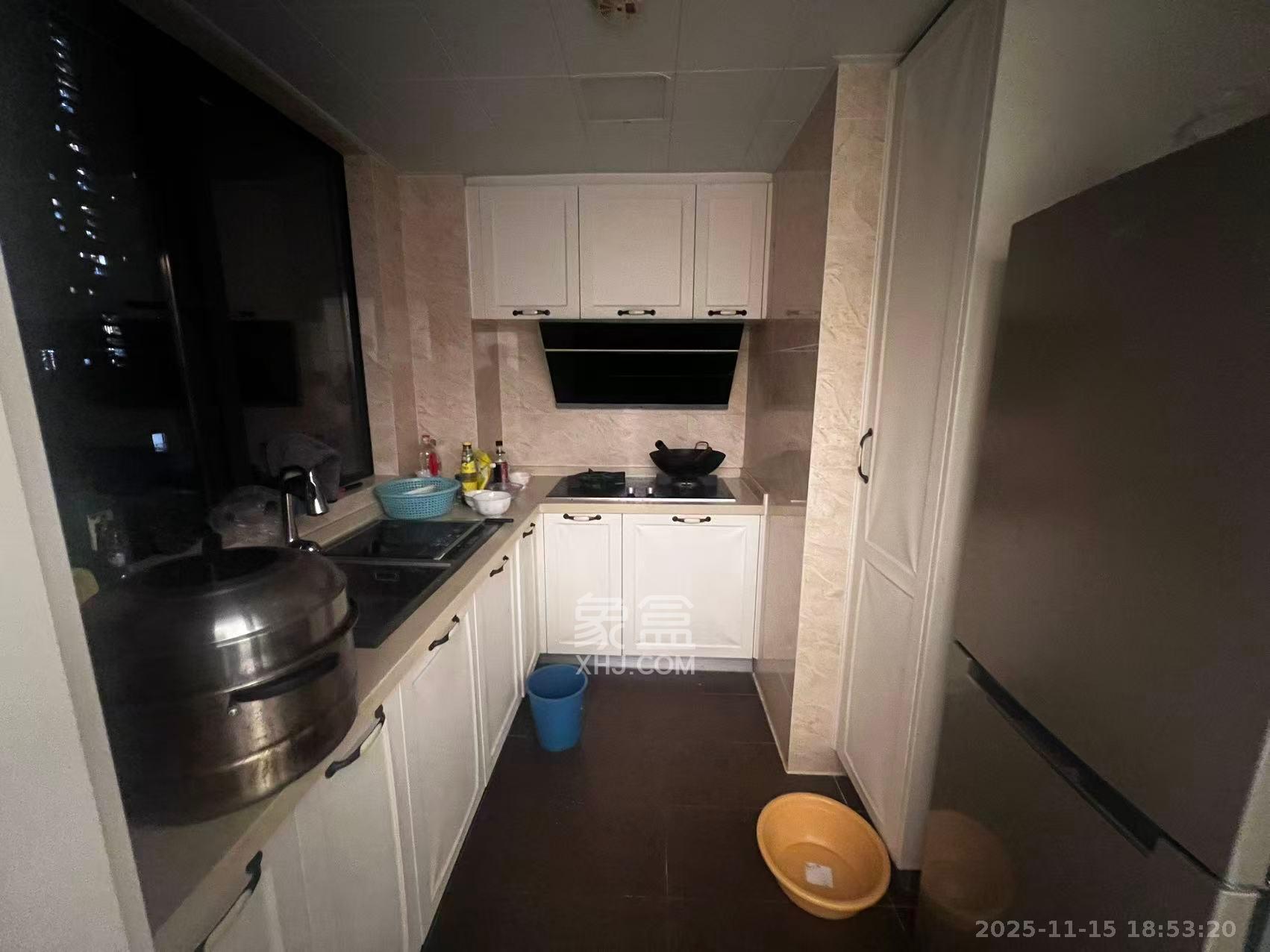 万科魅力之城观澜里  4室2厅2卫    3200.0元/月室内图