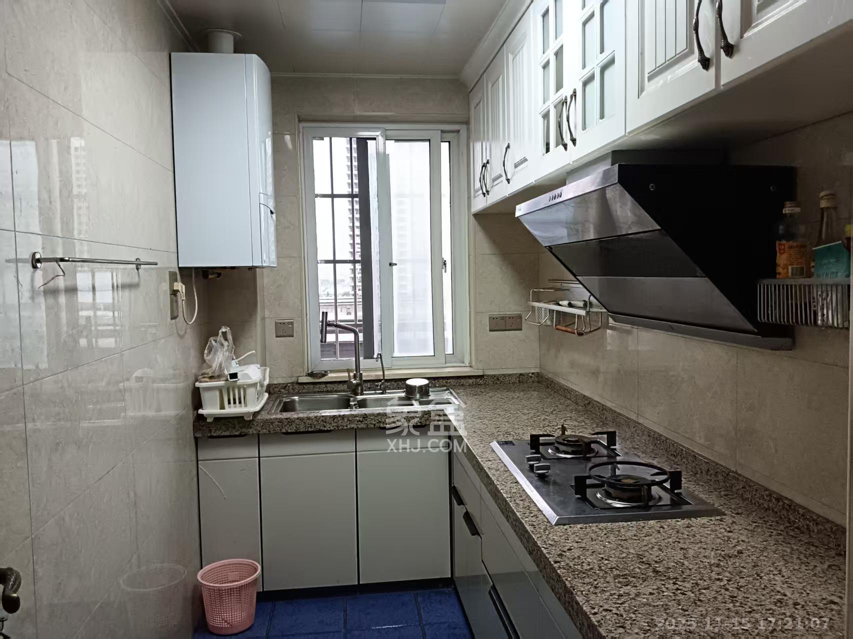 时代星城  3室2厅2卫    2300.0元/月室内图