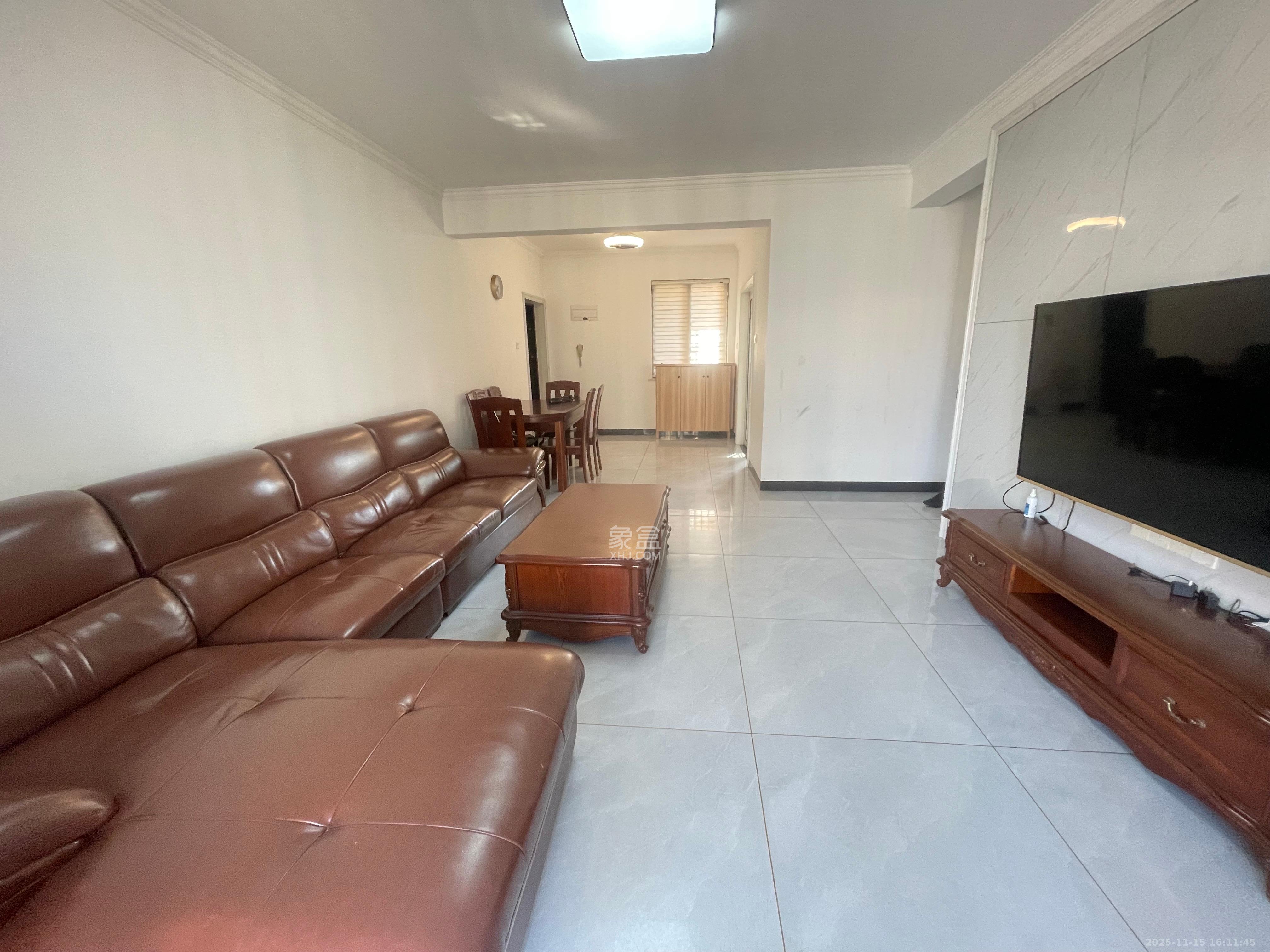 星城新宇川河苑  3室2厅2卫    2200.0元/月室内图