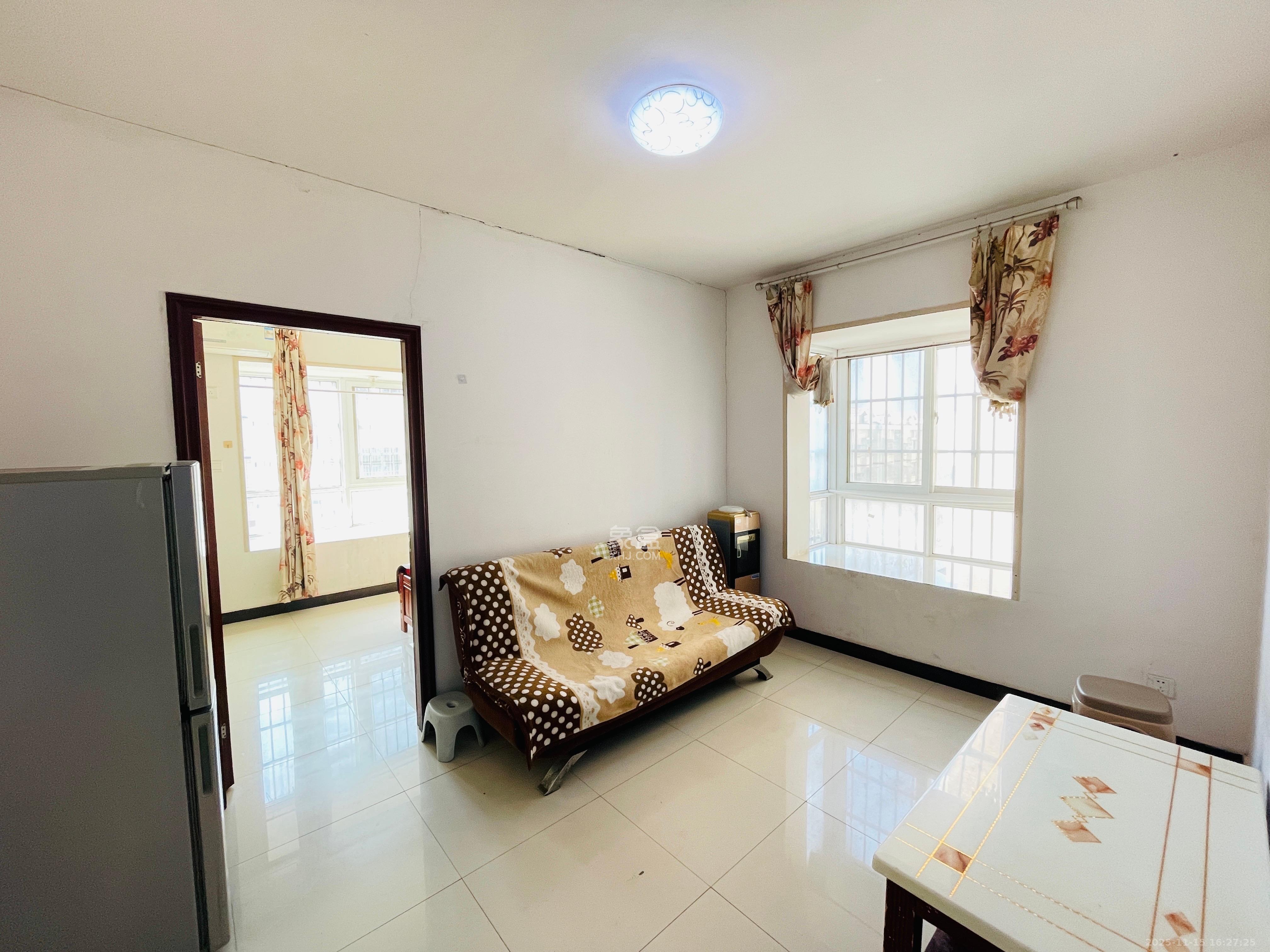 金石蓉园  1室1厅1卫    1400.0元/月室内图